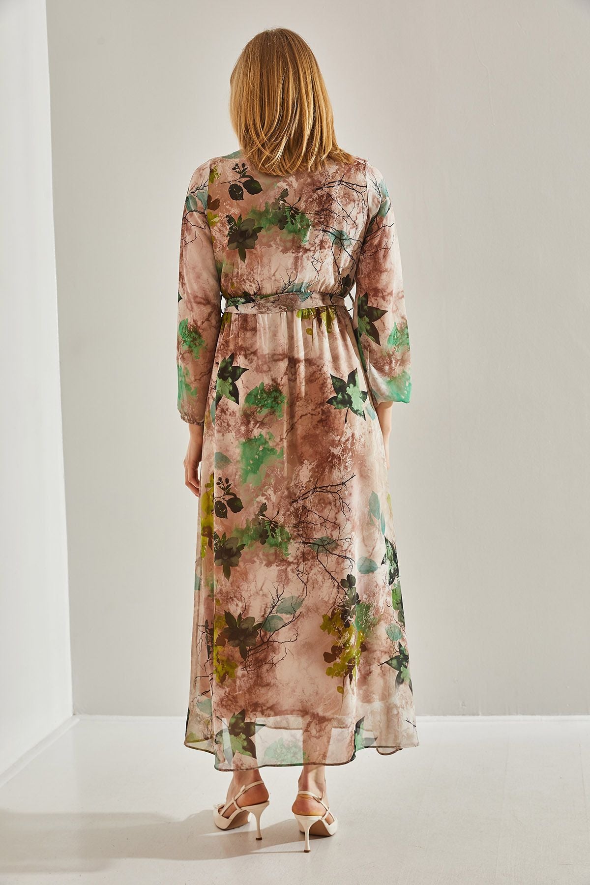 Female Beige Lined Waist Waist V -Yaka Cruiser Belled Belly Dress 60251001