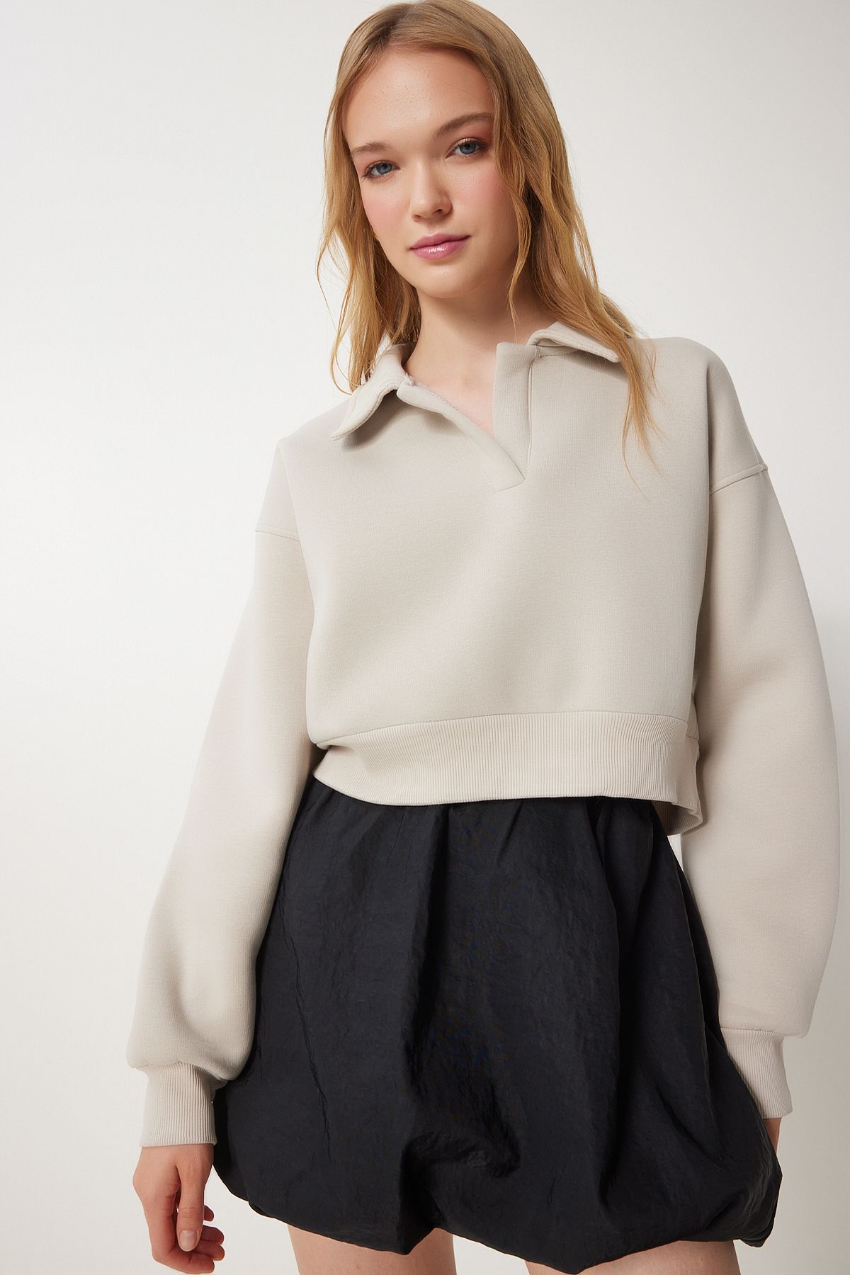 Female Beige Polo Yaka Crop Knitting Sweatshirt HW00014