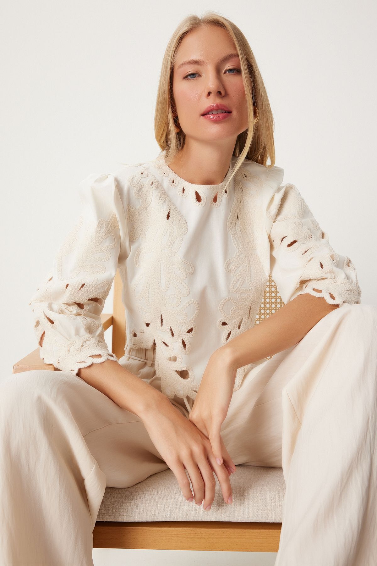 Female Ecru Outlet Lace Embroidered Crop Poplin BLZE QS00002