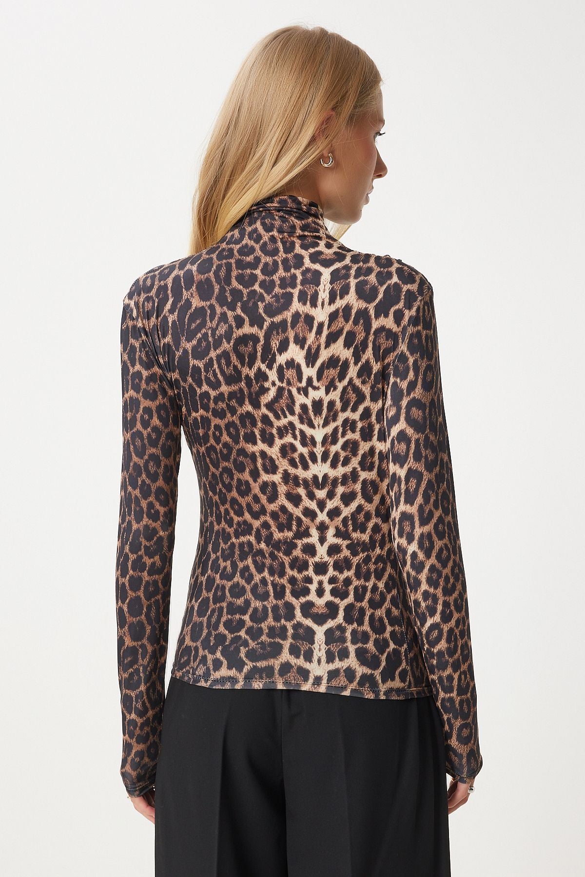Female black beige shirring detailed upright collar sandy blouse FF00135