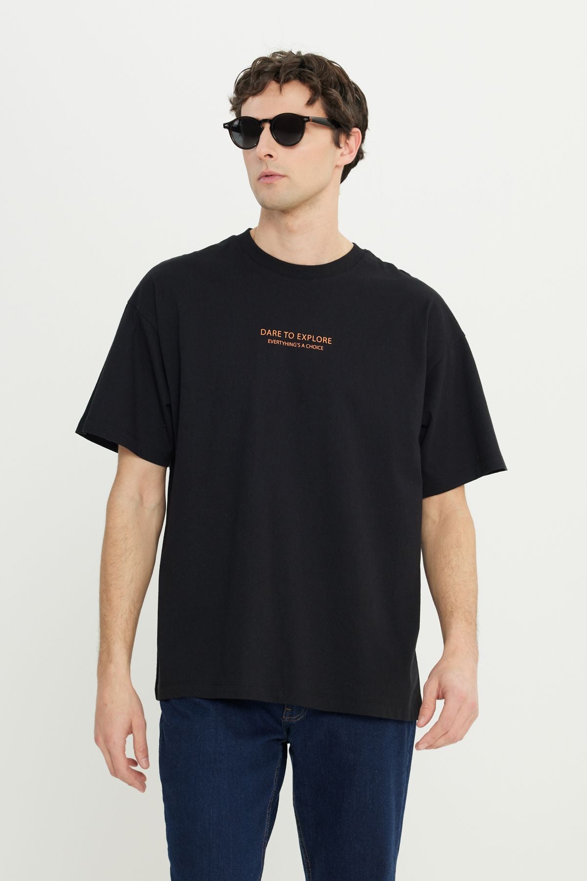 Men's black 100 %cotton oversizle fit wide cut bicycle collar printed T -shirt