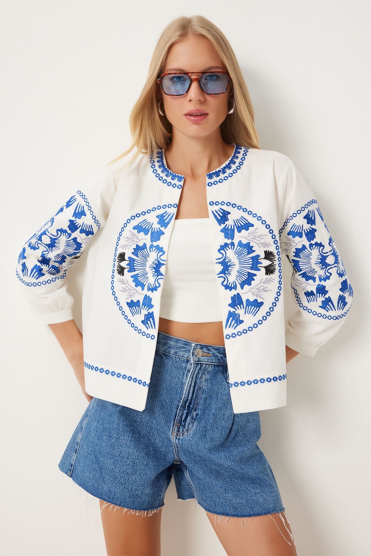 Women's Blue White Embroidery Detailed Poplin Jacket QS00003