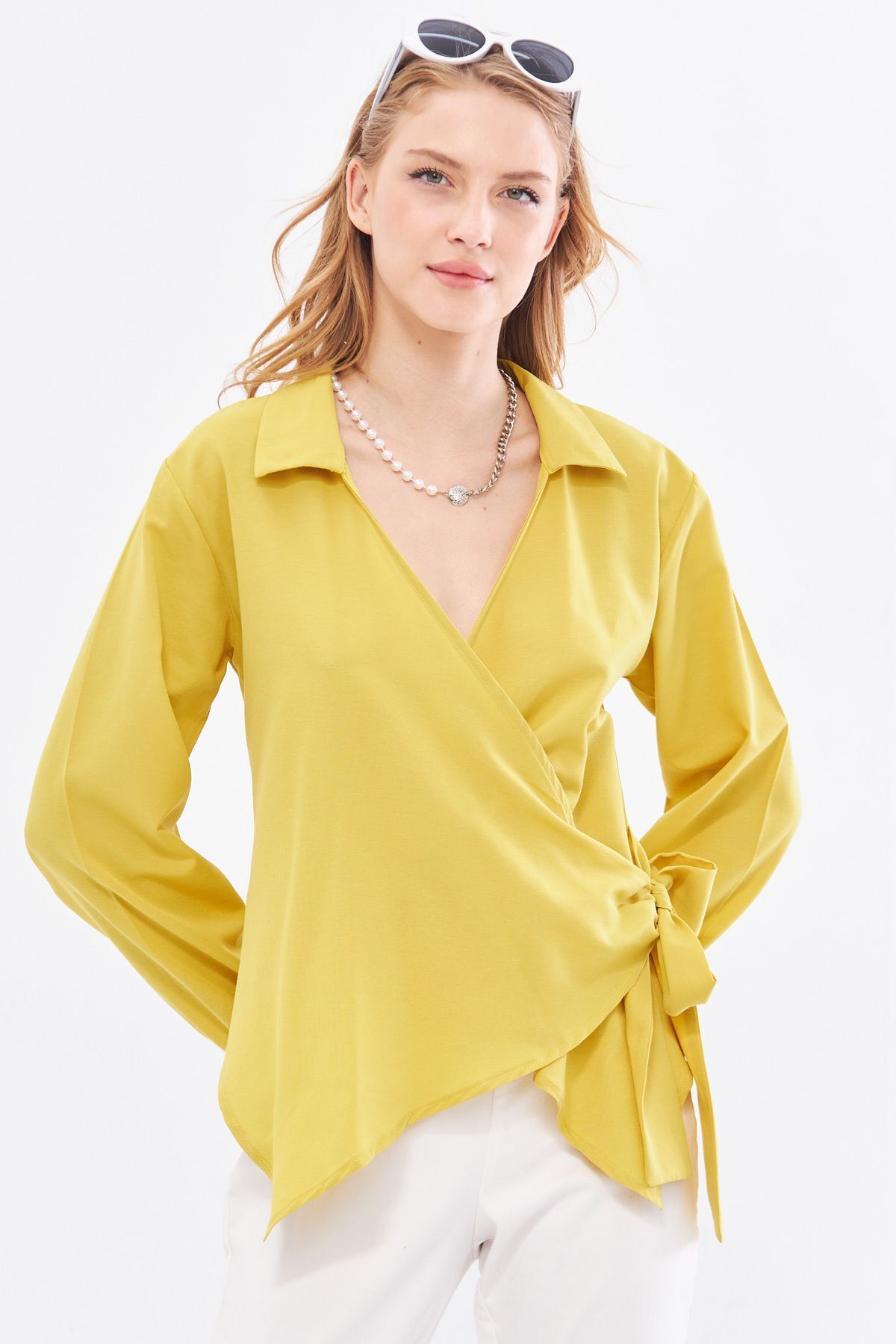 Female Fat Green Collar Cruve Blouse ARM-22Y024025