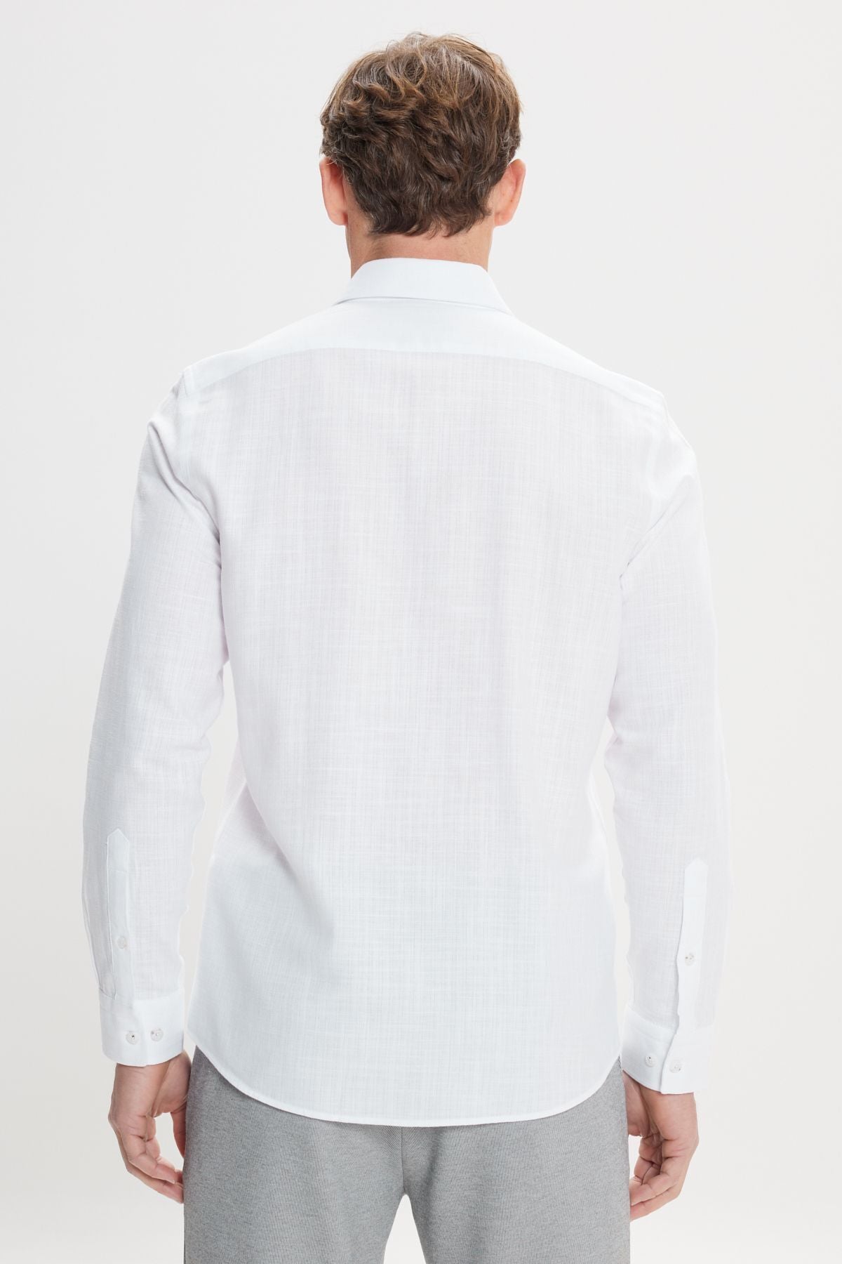 Men's white 100 %cotton slim fit narrow cut hidden buttoned collar linen -looking pennant shirt
