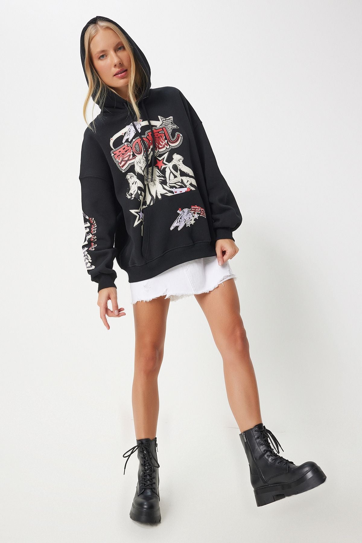 Woman Black Printed Hoped Red Sweatshirt vn00013
