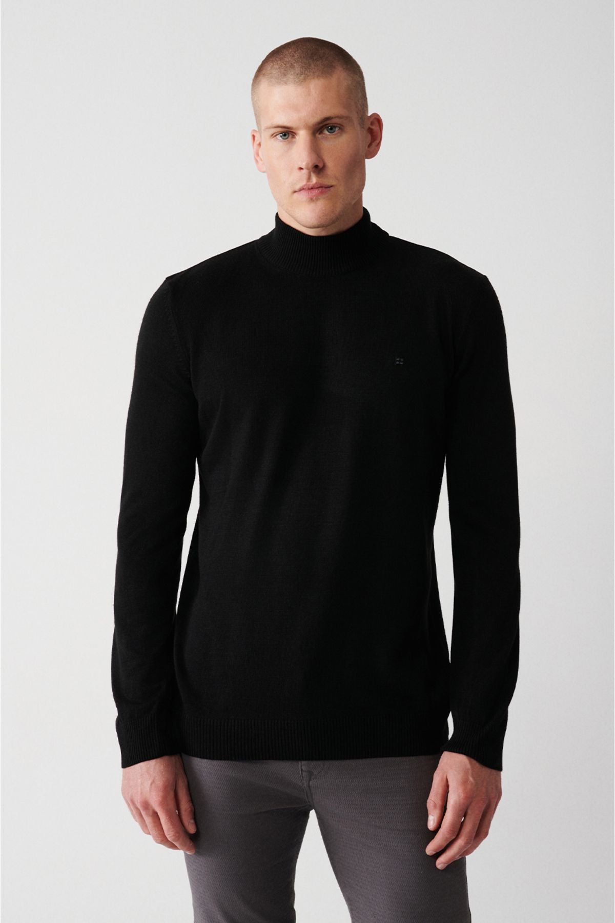 Men's black half -fisherman collar -free knitwear sweater E005001