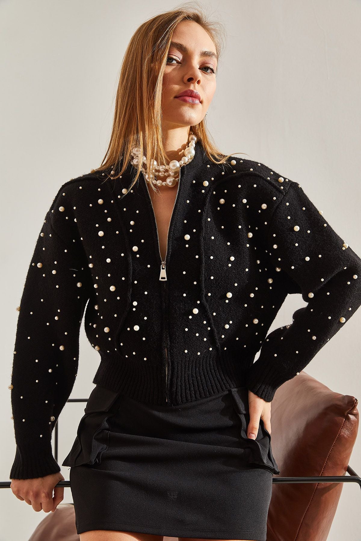 Female pearl stone embroidered knitwear cardigan