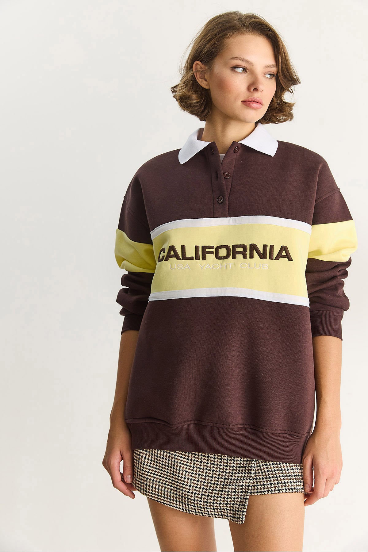 Women's Polo Collar Buttoned California Written Embroidery Detailed Oversize Women's Sweatshirt 10009 60283563