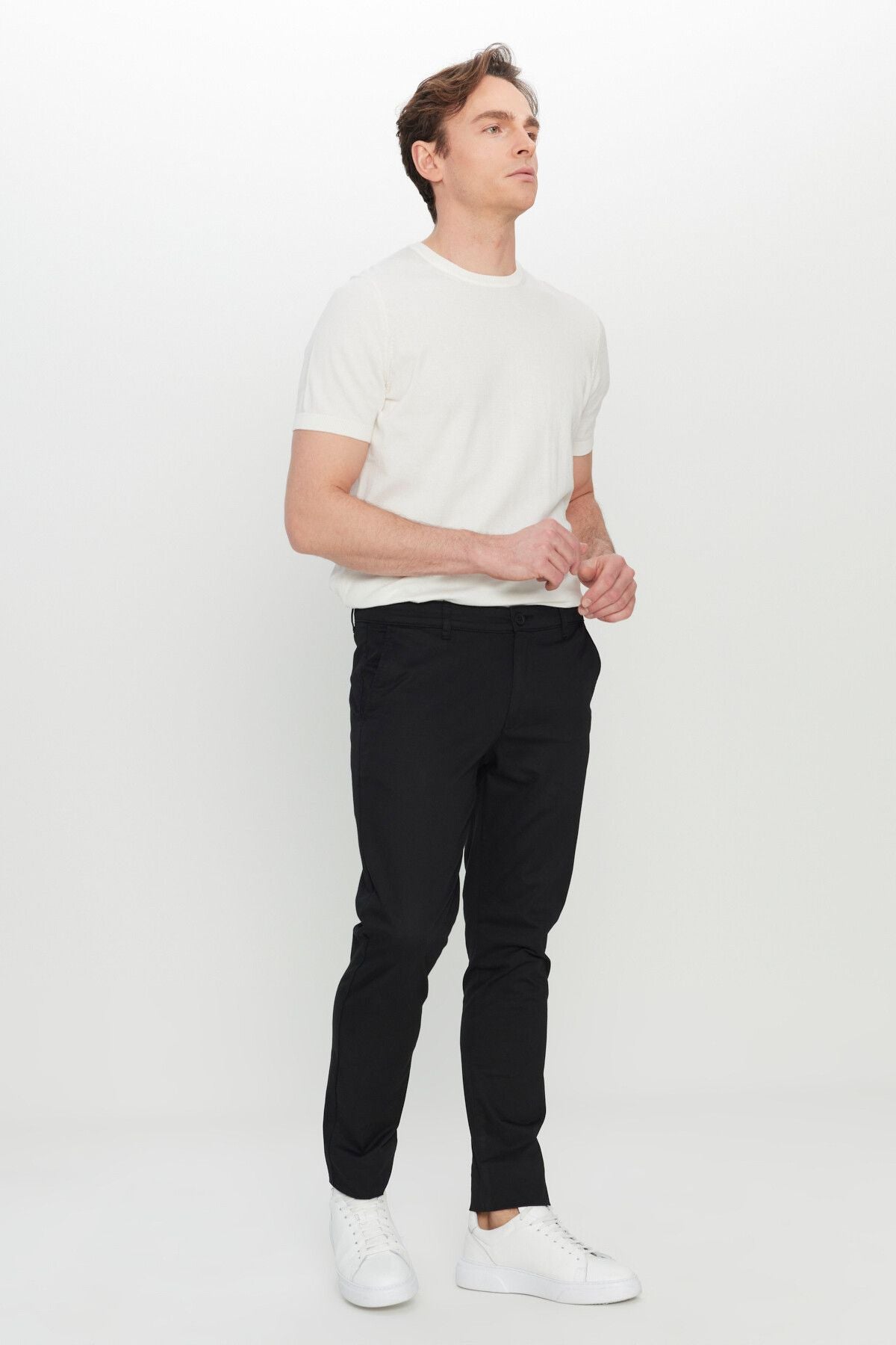 Men's black cotton slim fit narrow cut side pocket flexible casual pants