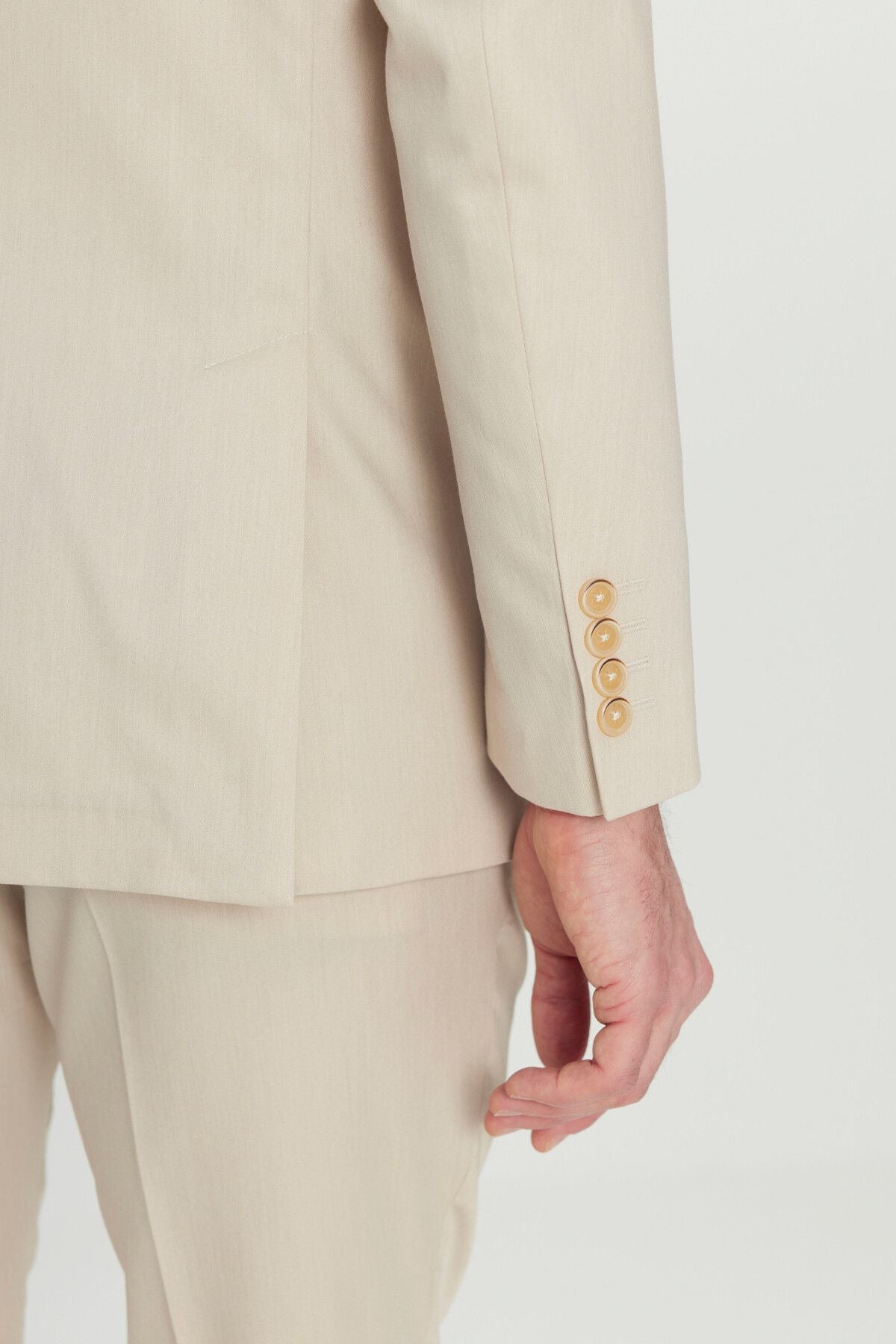 Men's Beige Slim Fit Narrow Cut Swallow Cover Pocket Flexible Suit