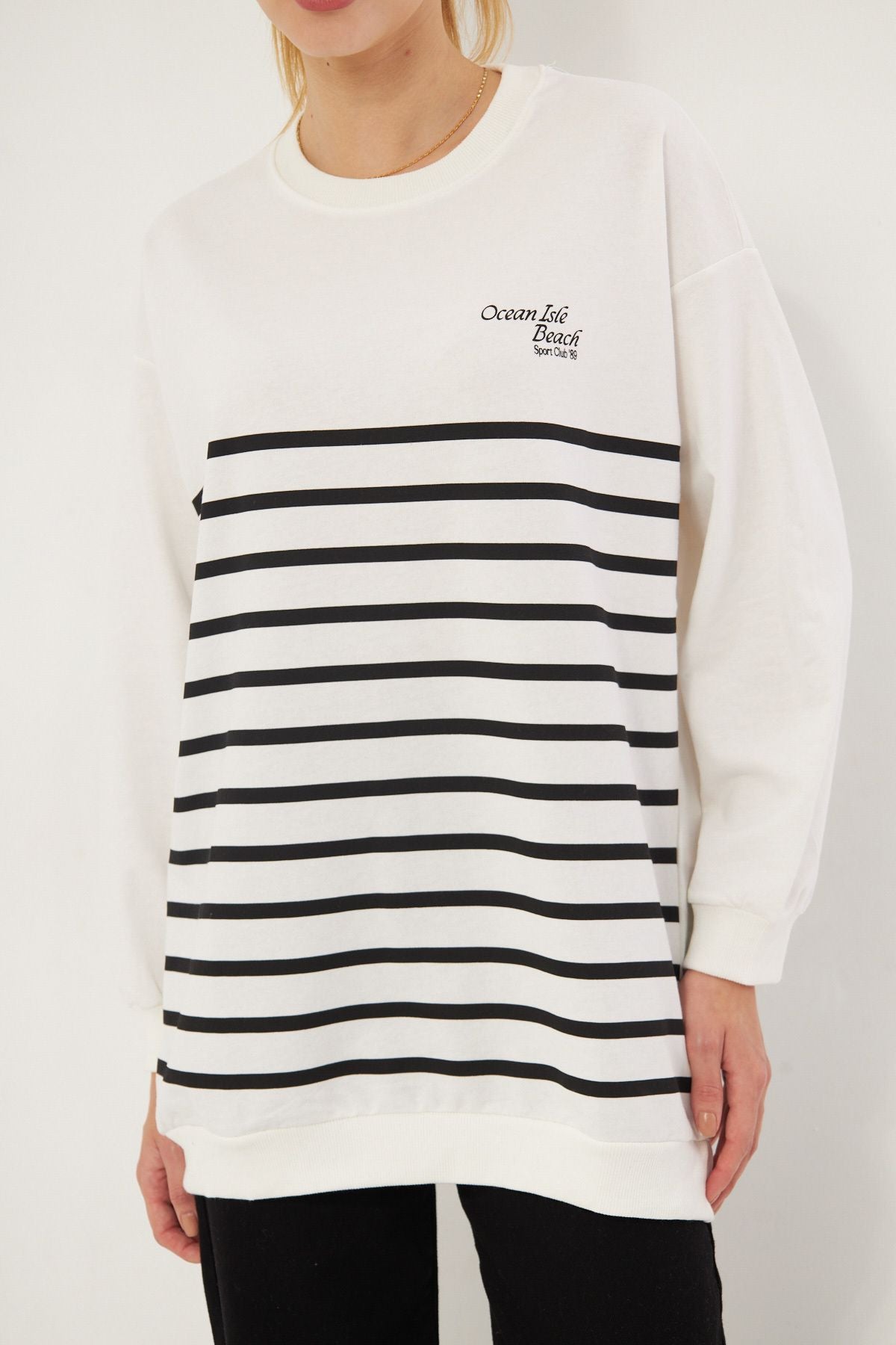 Woman White Zero Collar Striped Long Sweatshirt ARM-25K024004