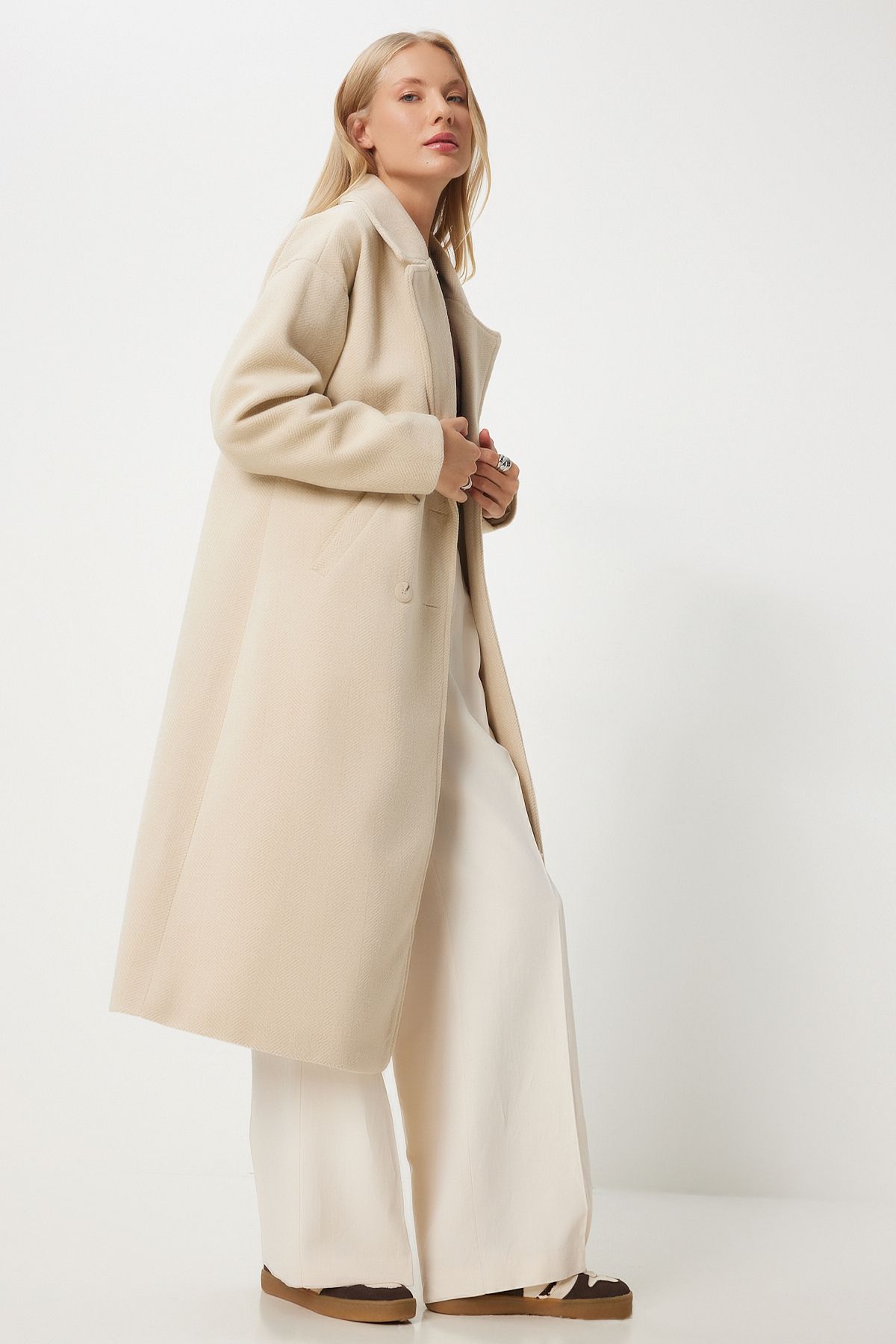 Female Beige Cruve Yaka Stamp Coat DD01337