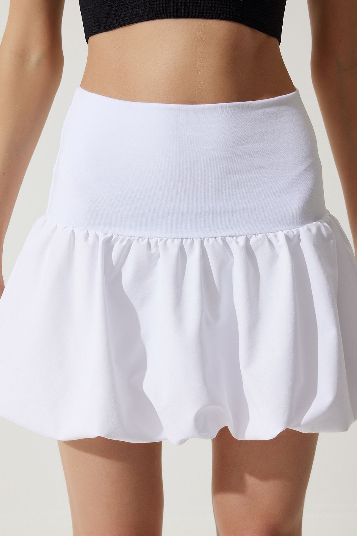 Woman White Mini Balloon Skirt UB00279