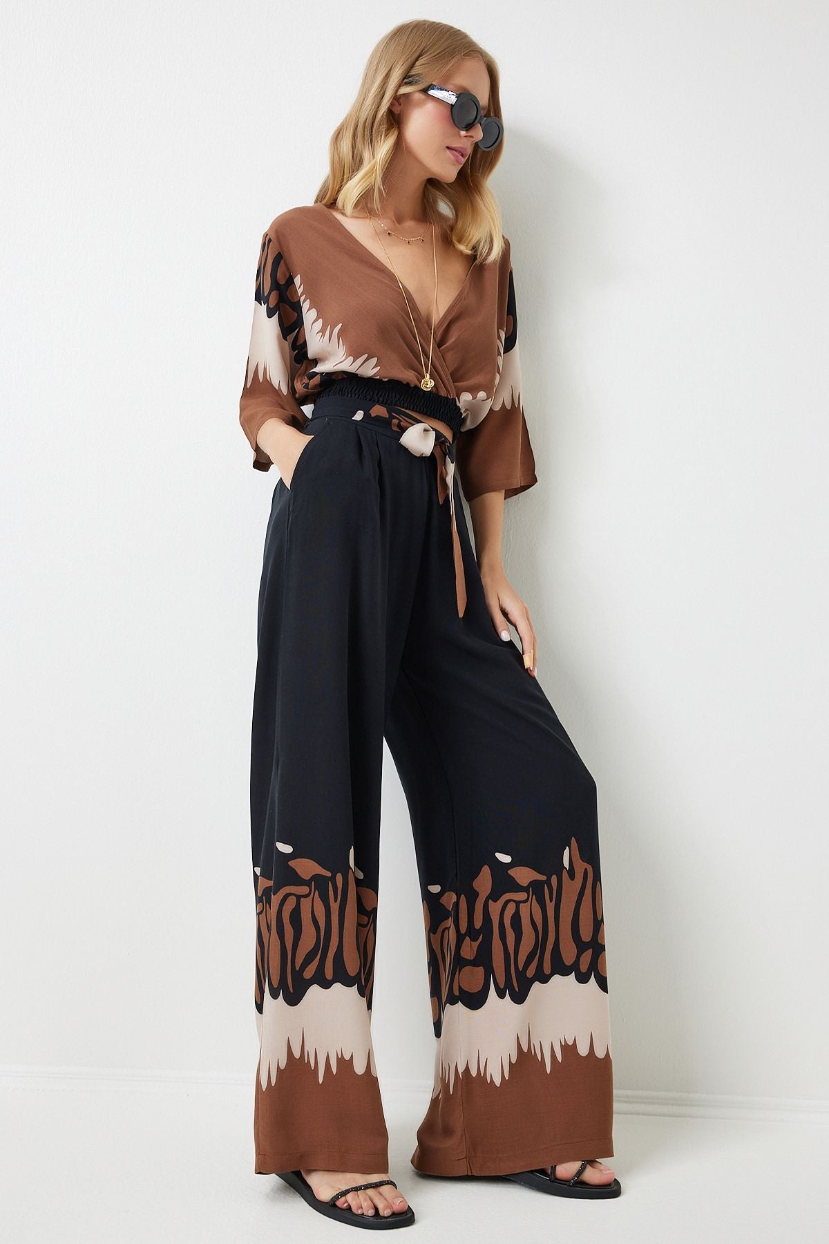Female black brown patterned relaxed viscose set CR00438