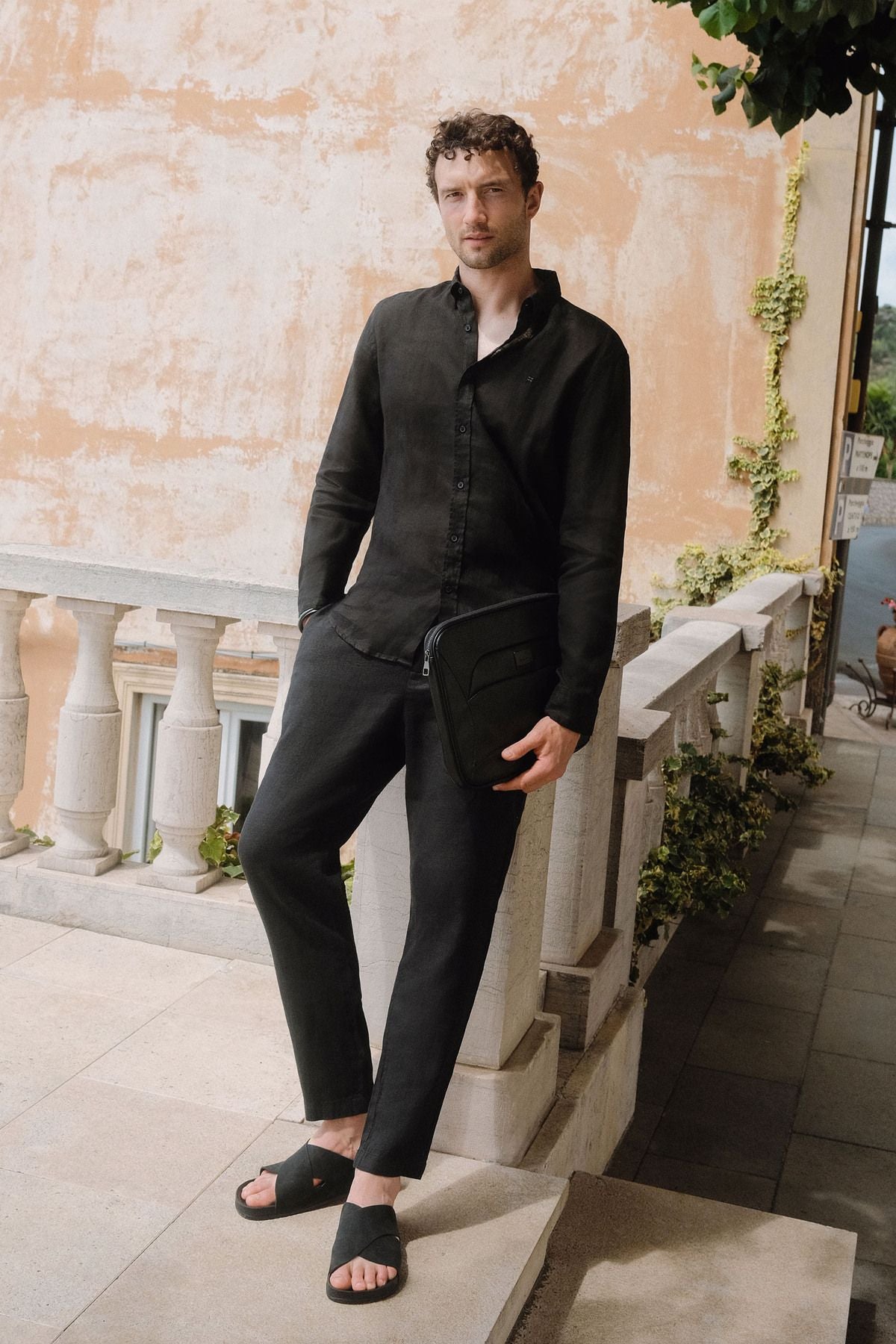 Men's black waist rubber 100 %linen ISSOS Pants B003032