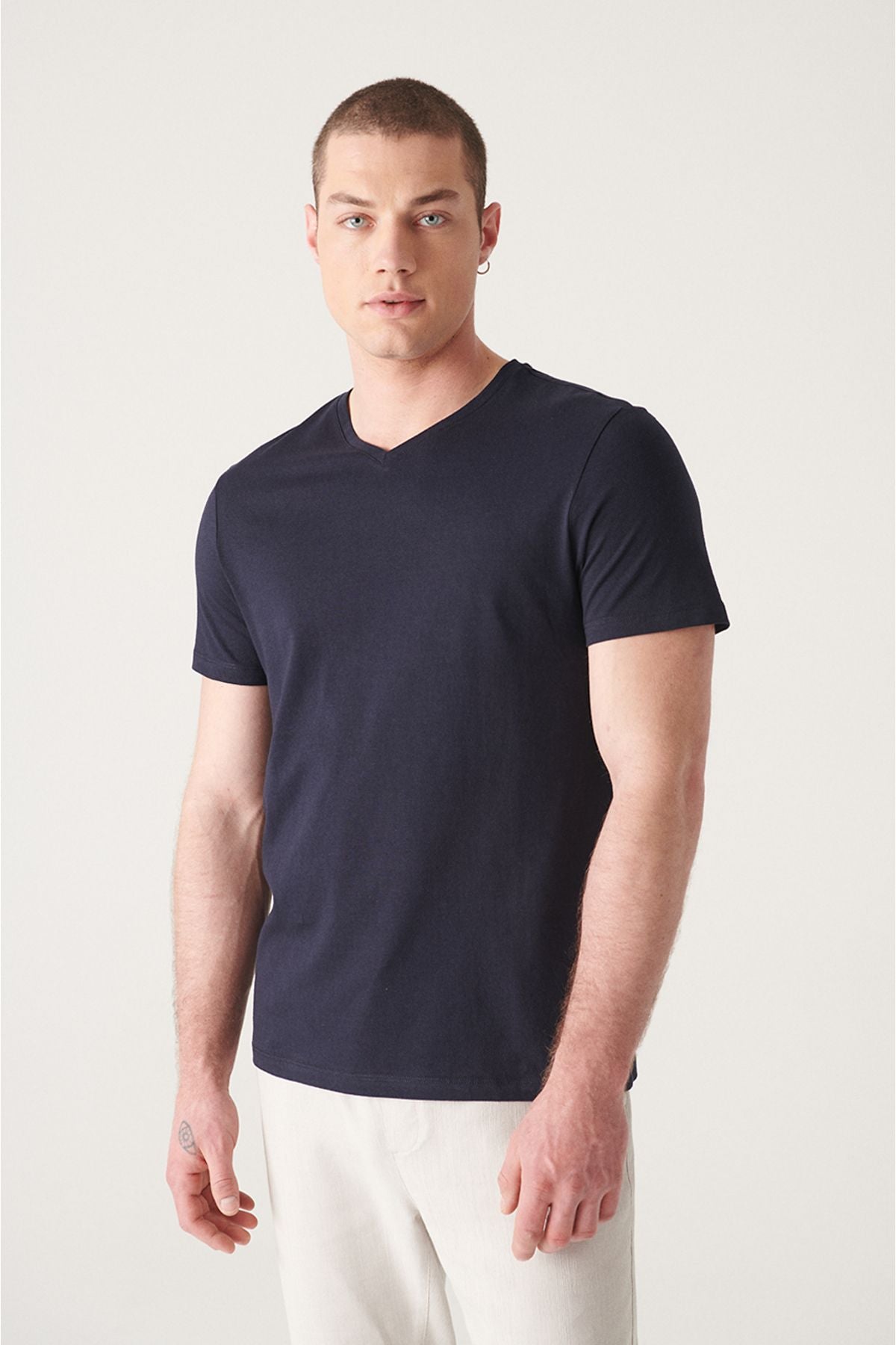 Men's Navy 100 %Cotton V-Yaka T-Shirt E001001