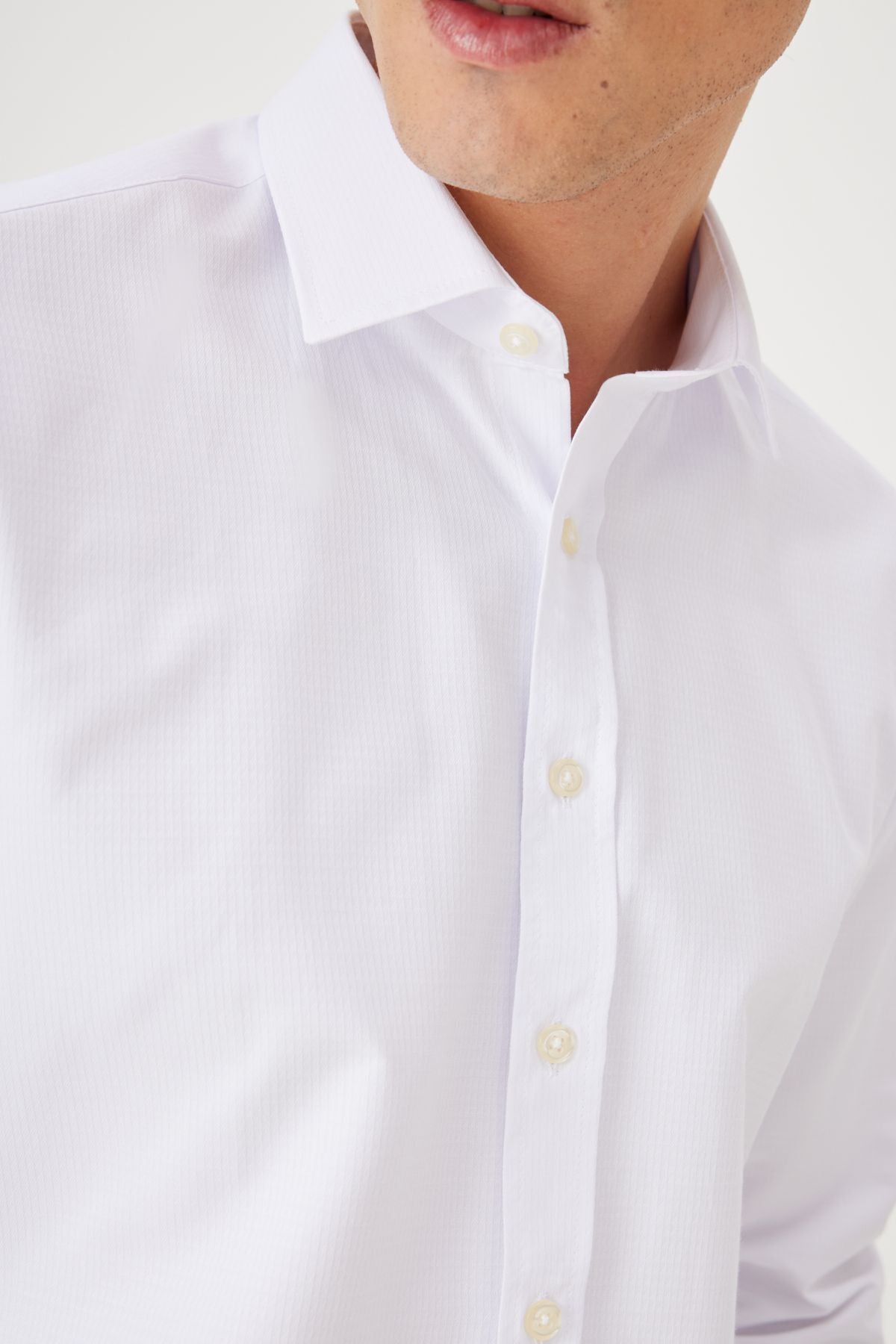 Men's white slim fit narrow cut classic collar cotton Amestyle shirt