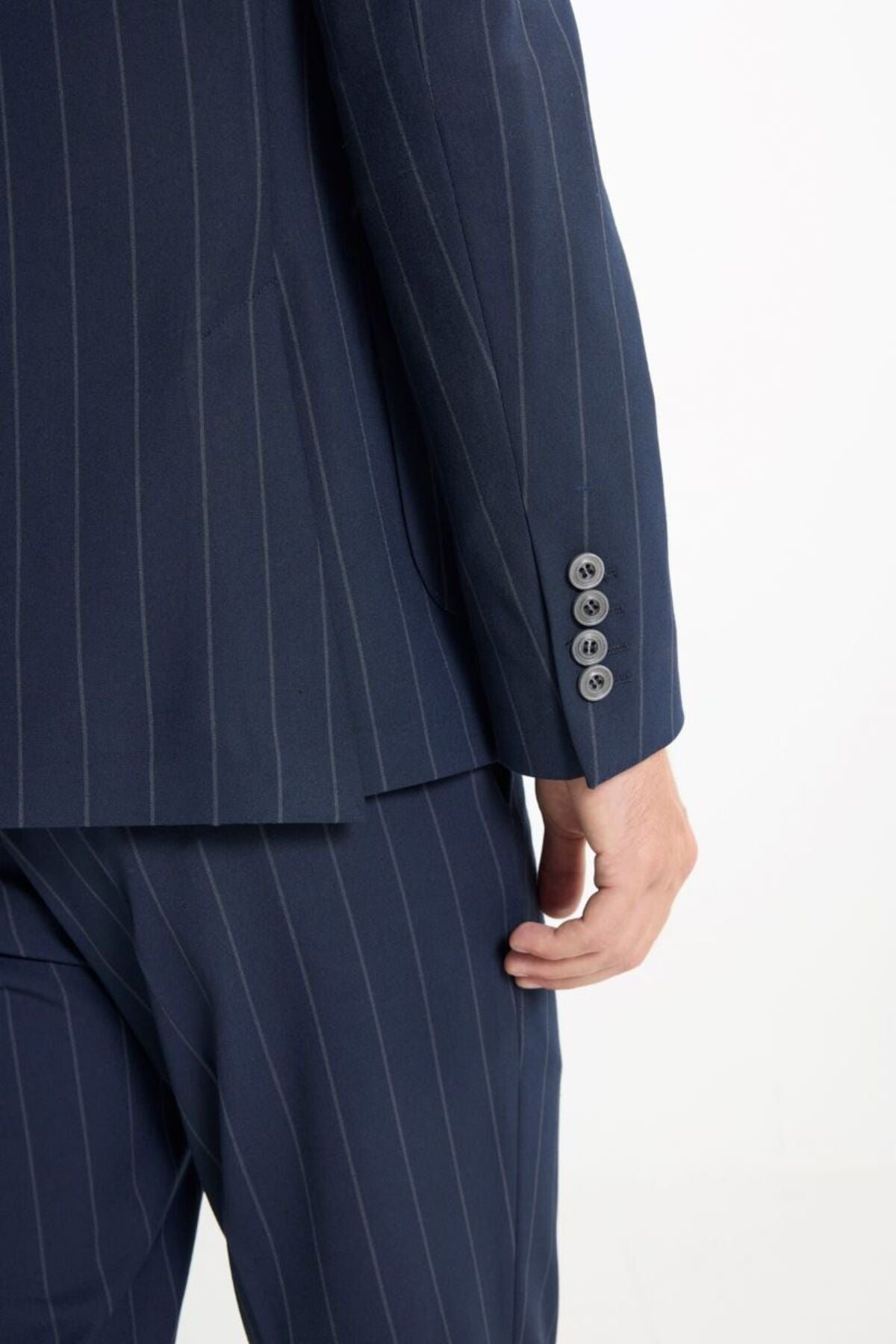 Slim fit narrow cut swallow collar striped cover pocket flexible navy blue-gray suit