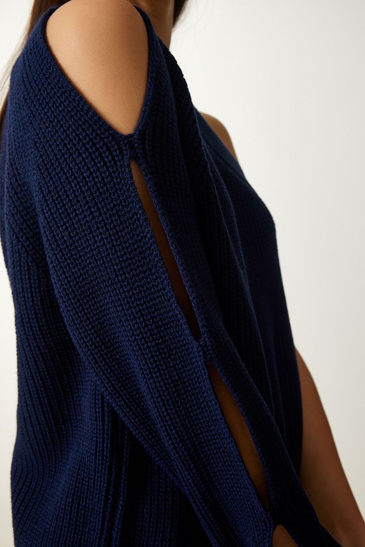 Women's Navy blue window detailed one arm knitwear sweater pf00059