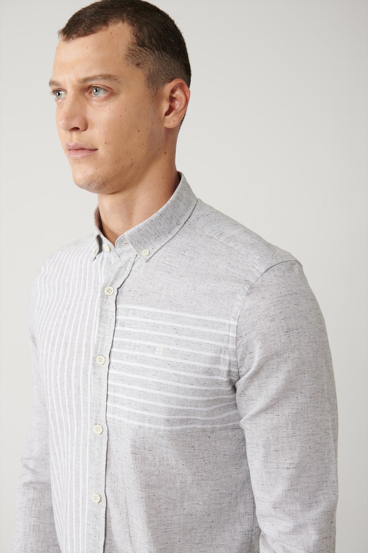 Men's light gray striped garnish linen mixed shirt A41y2066