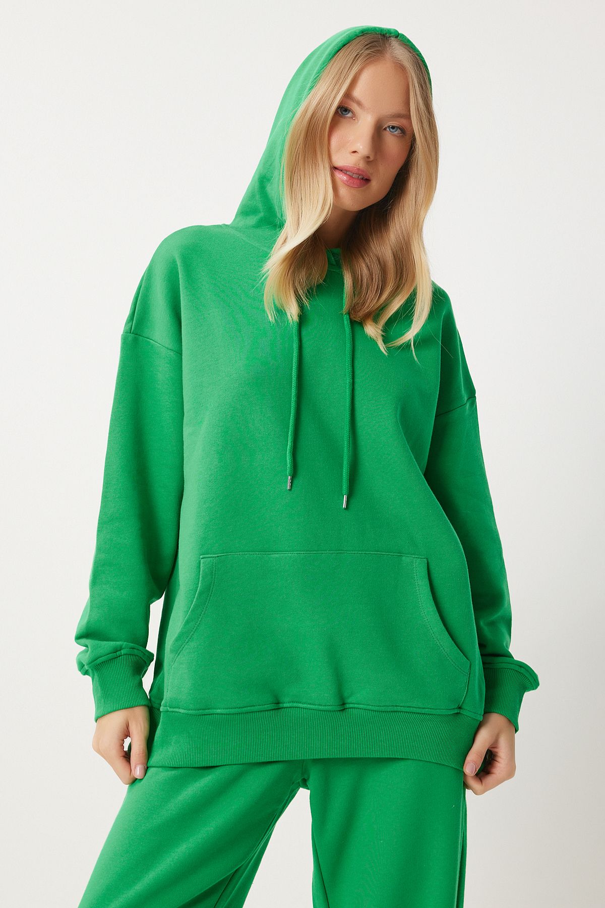 Sweatshirt jogger with women's green hoods.