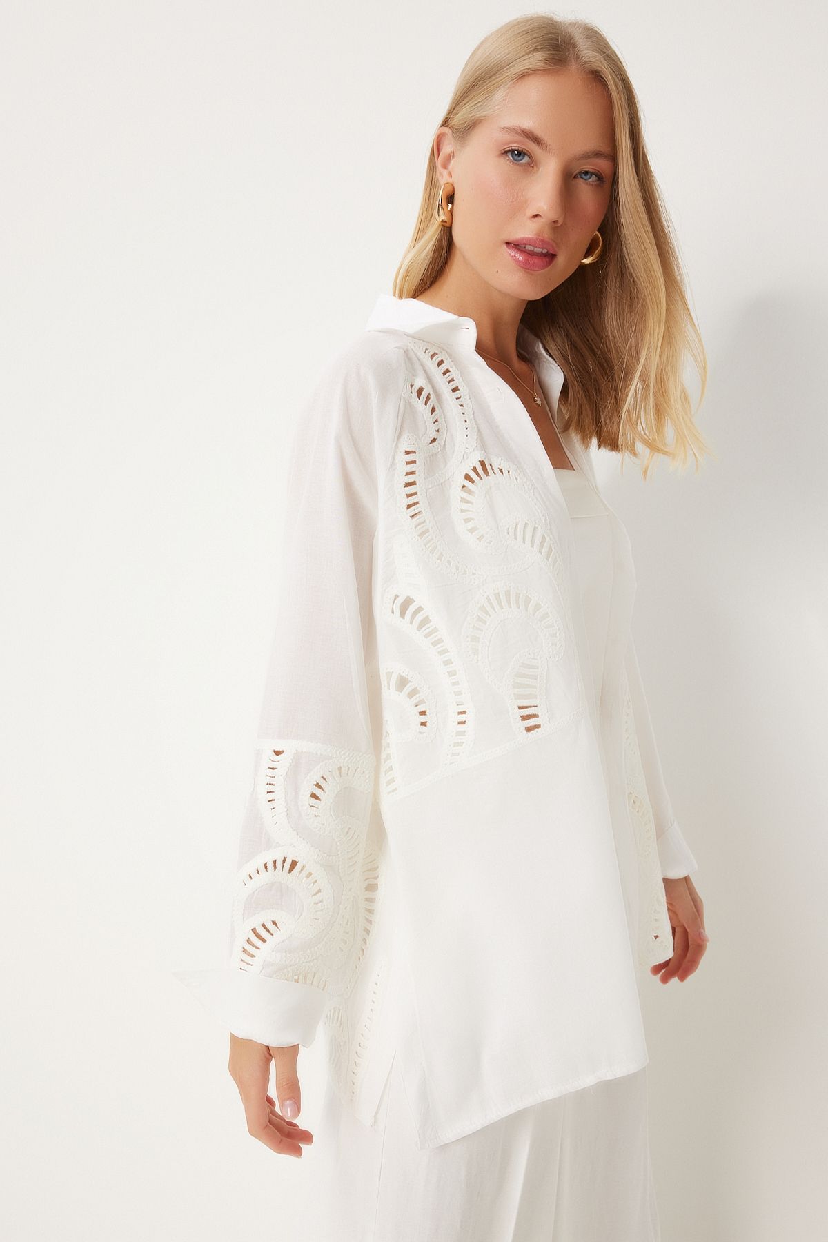 Female Ecru Outlet Lace Embroidered Linen Shirt QS00005