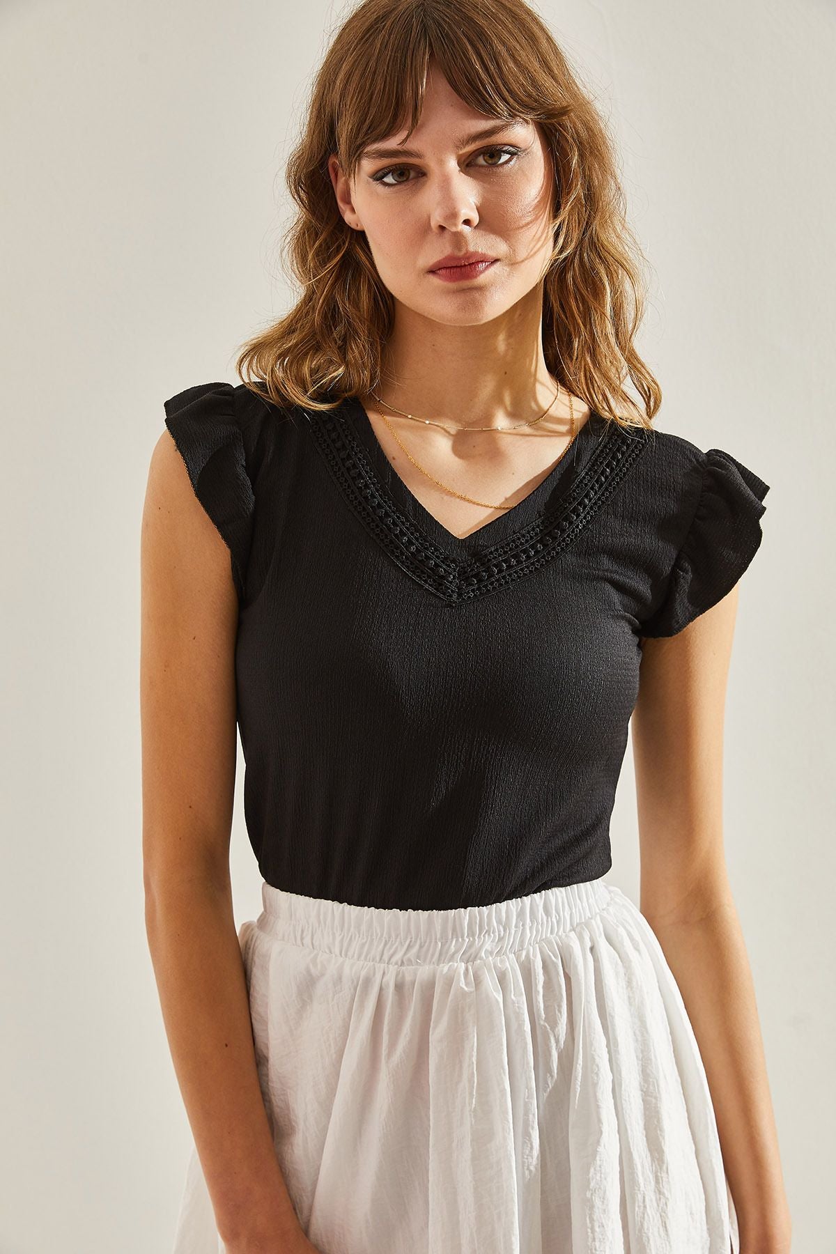 Female V -Neck Sleeve Detail Bürümcük Blouse 60251109