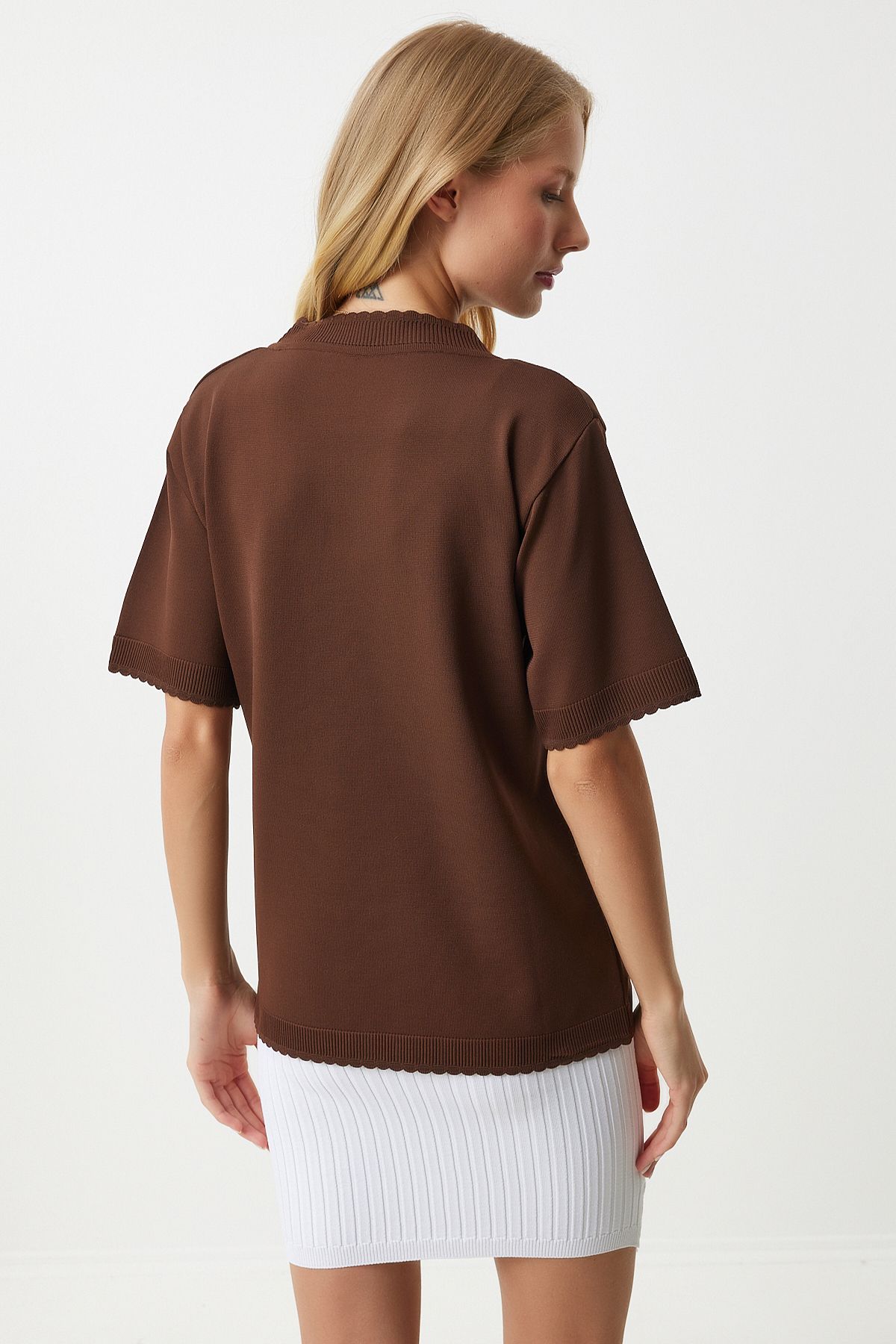 Women's brown chic buttoned seasonal knitwear cardigan OW00043