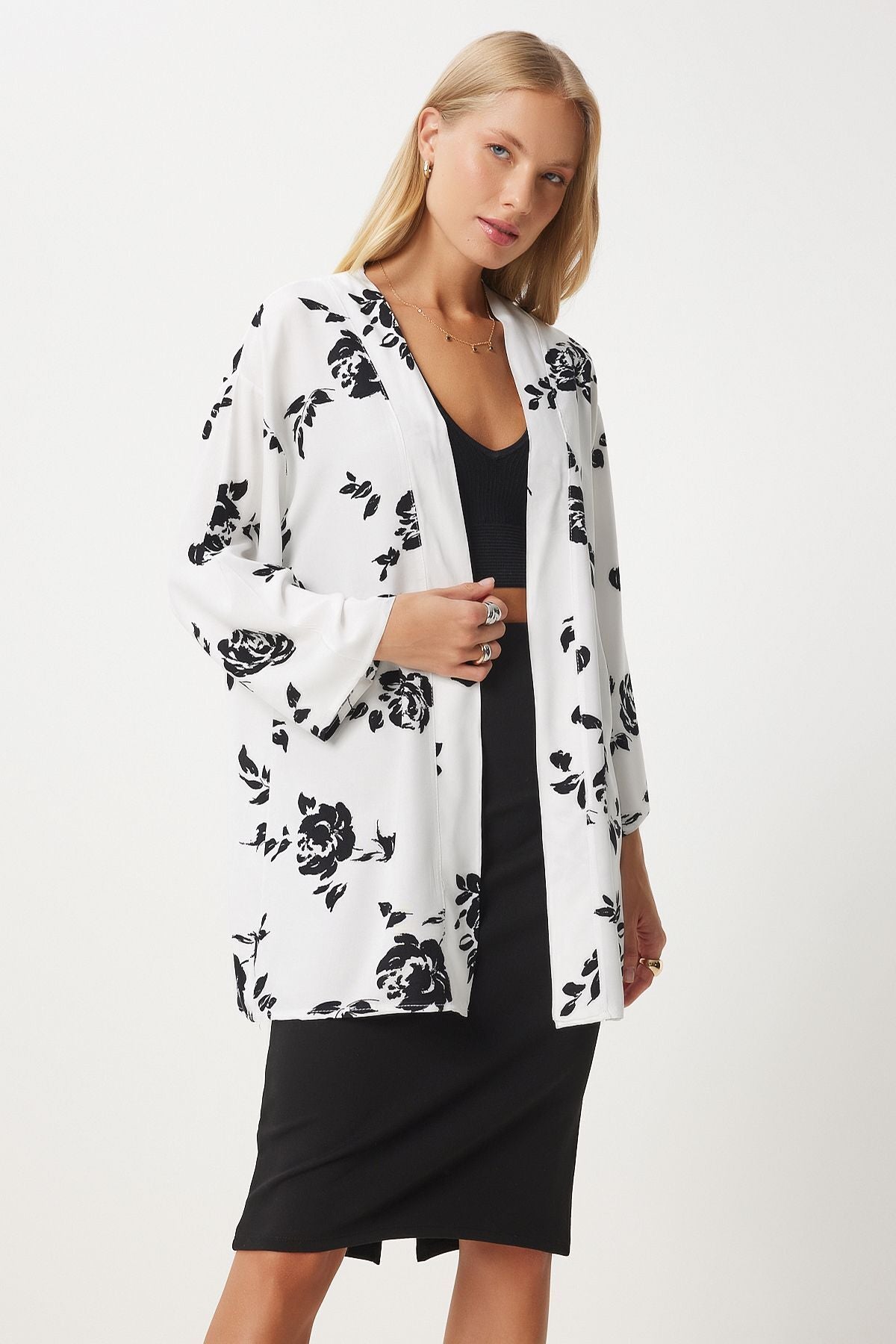 Kadın Beyaz Desenli Viskon Kimono EN00615