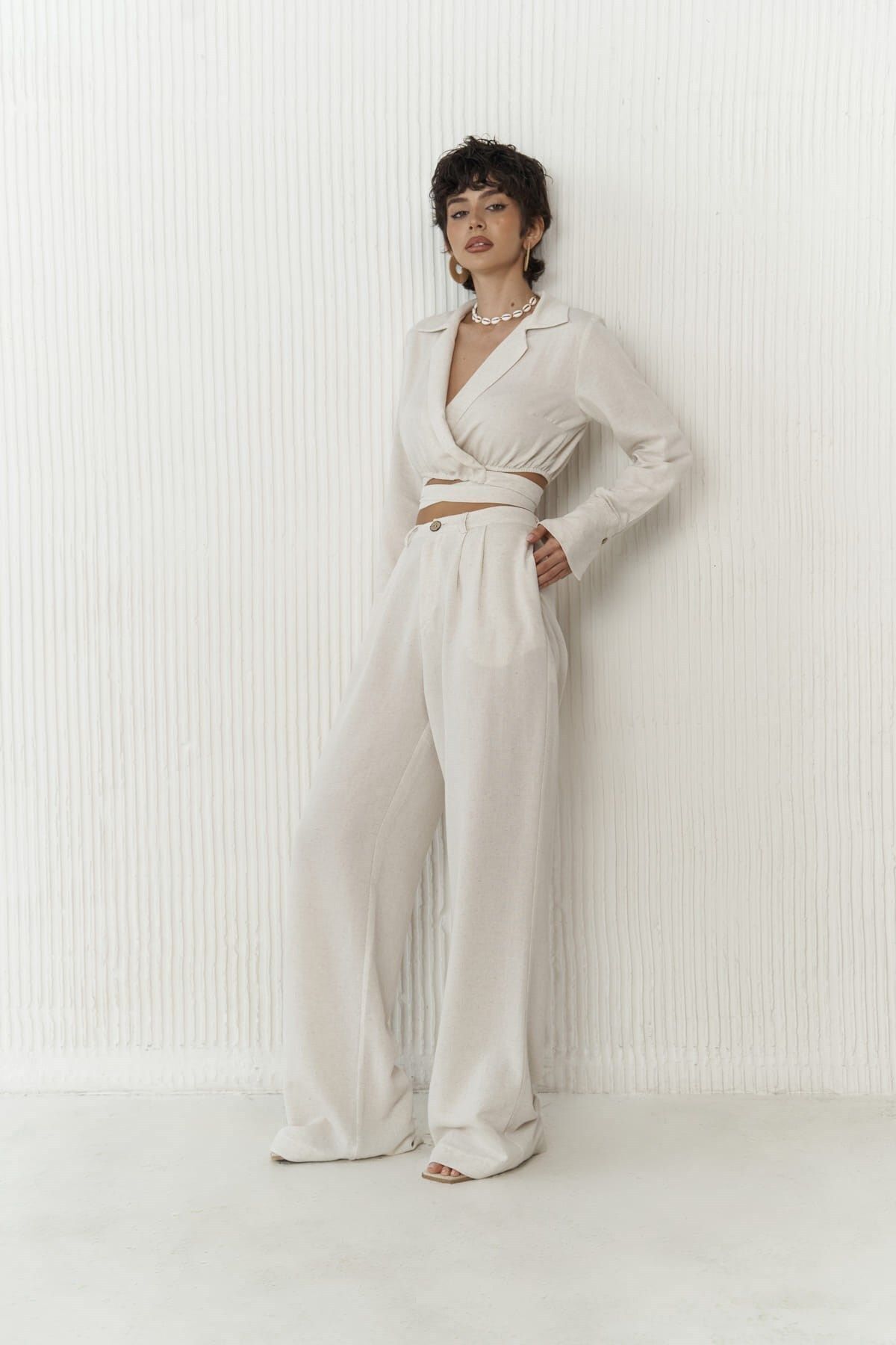 Estila Beige Crop pants Set