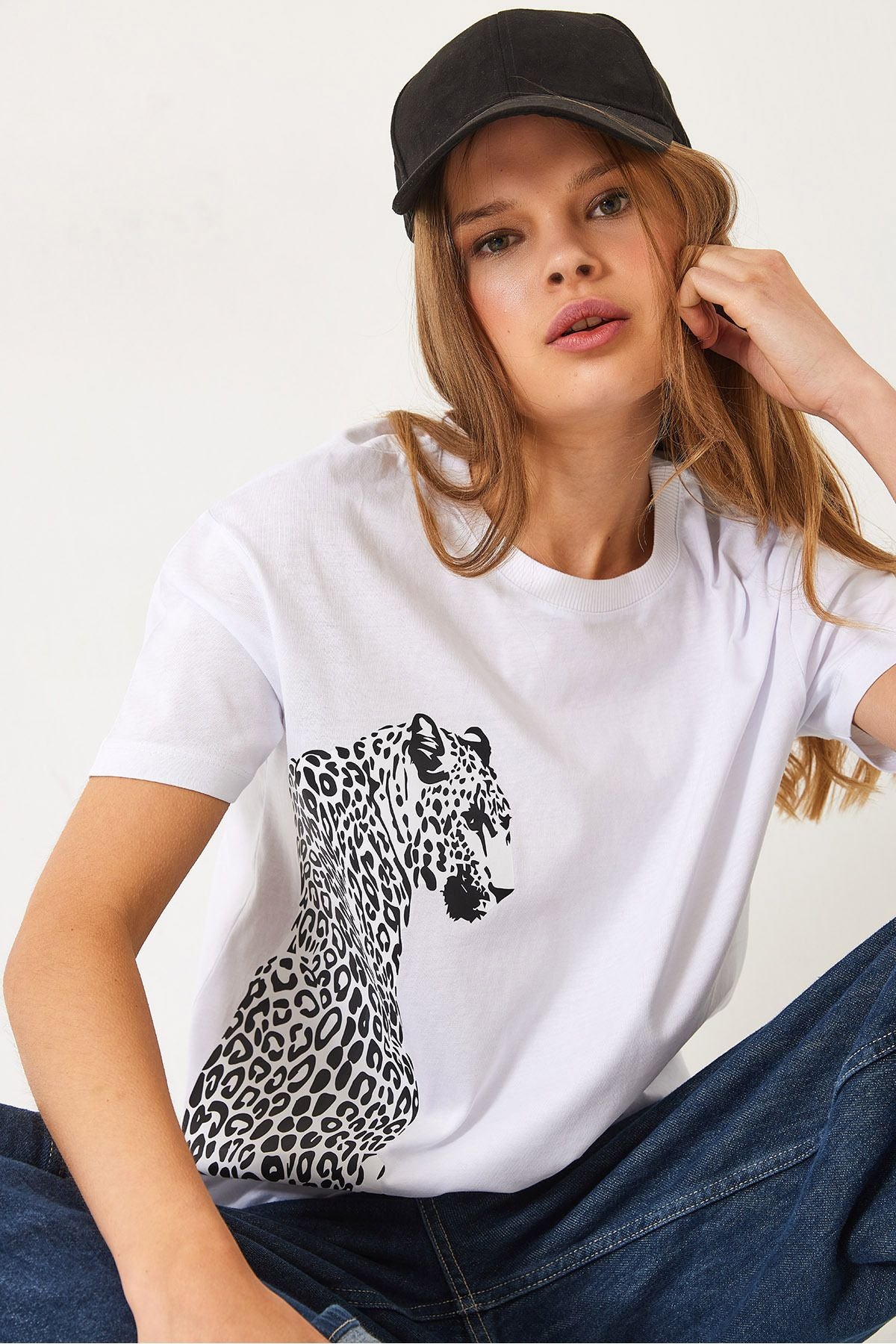 WOMEN'S SHORT SOLD LION PRINTED BASIC T-SHIRT 60602014