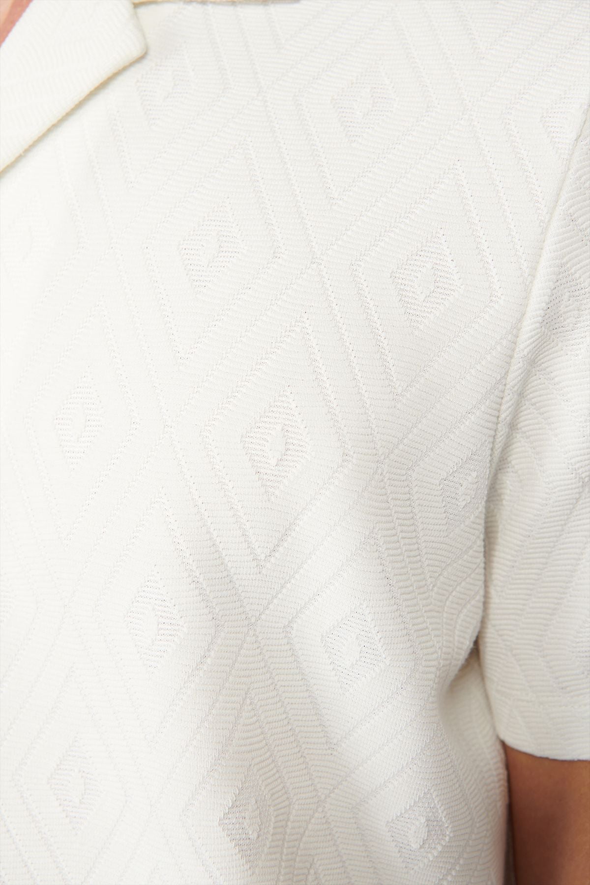 Men's White Apace Baklava Motif knitted shirt A41y2217