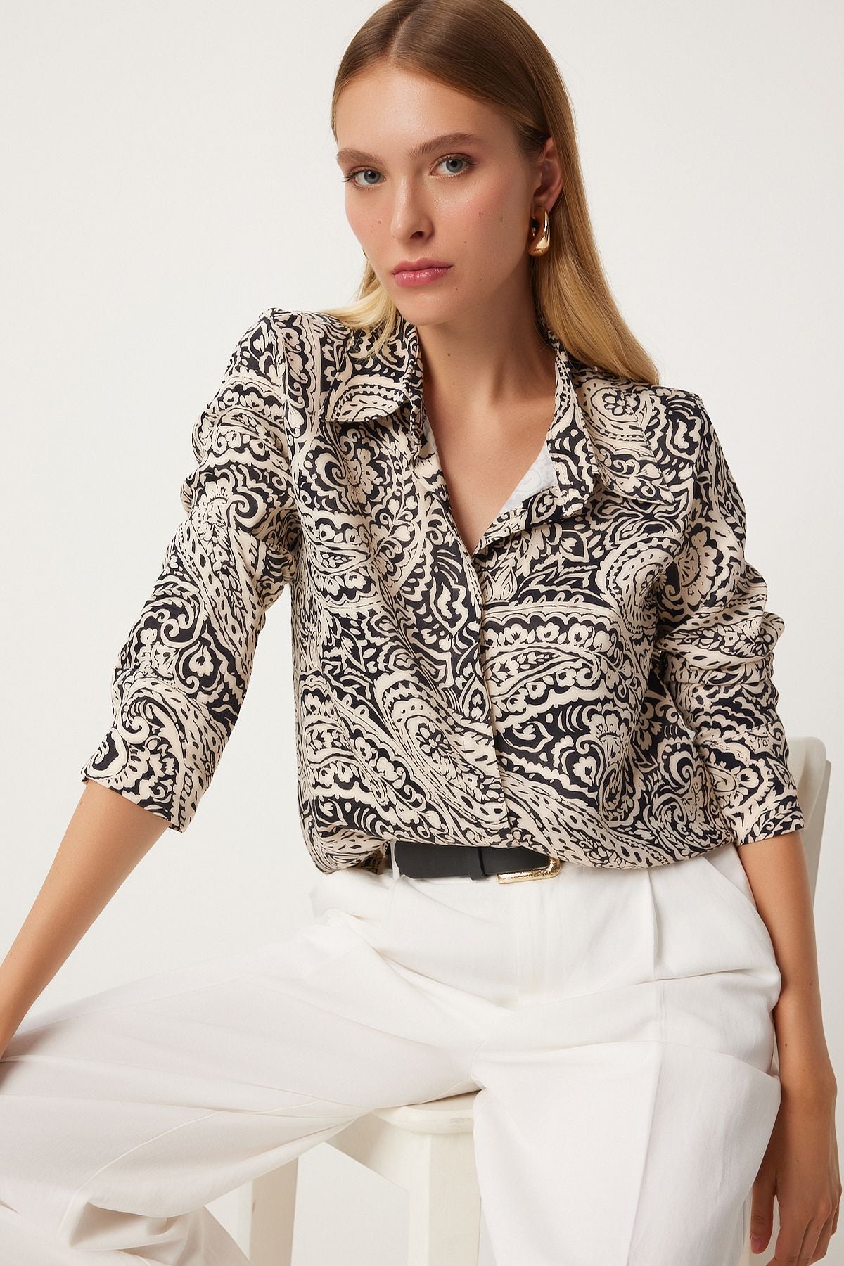 Women's black cream patterned satin surface shirt FN03245