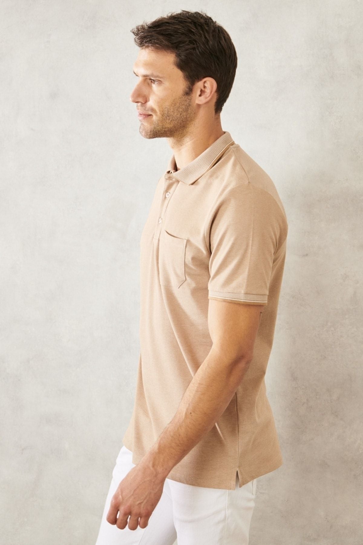 Men-Plugging Cotton Fabric Comfort Fit Casual Cutting Beige-White Curlled Polo Yaka Pocket T-shirt