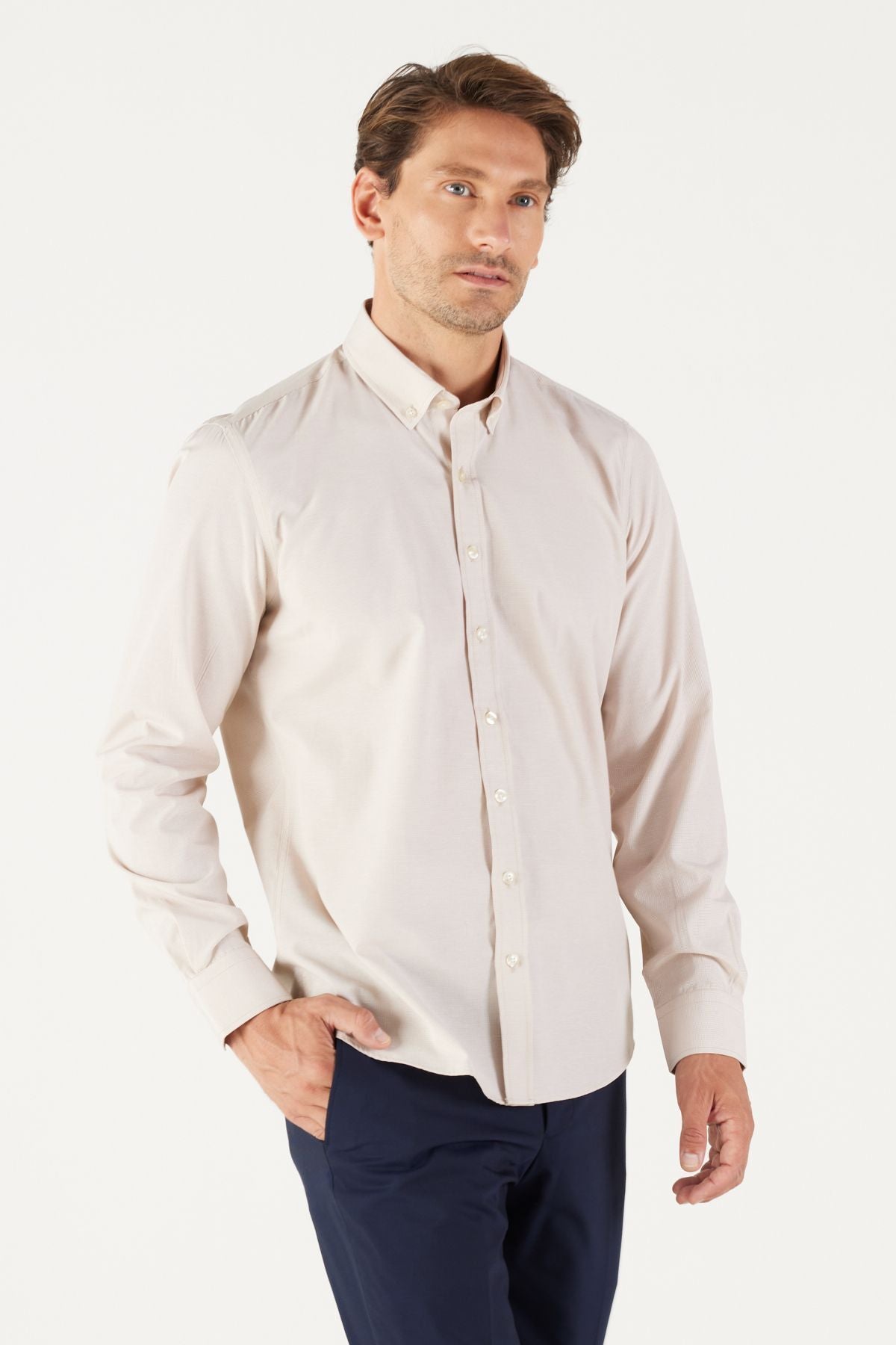 Men's Beige Slim Fit Narrow Cut Oxford buttoned collar pududo cotton shirt