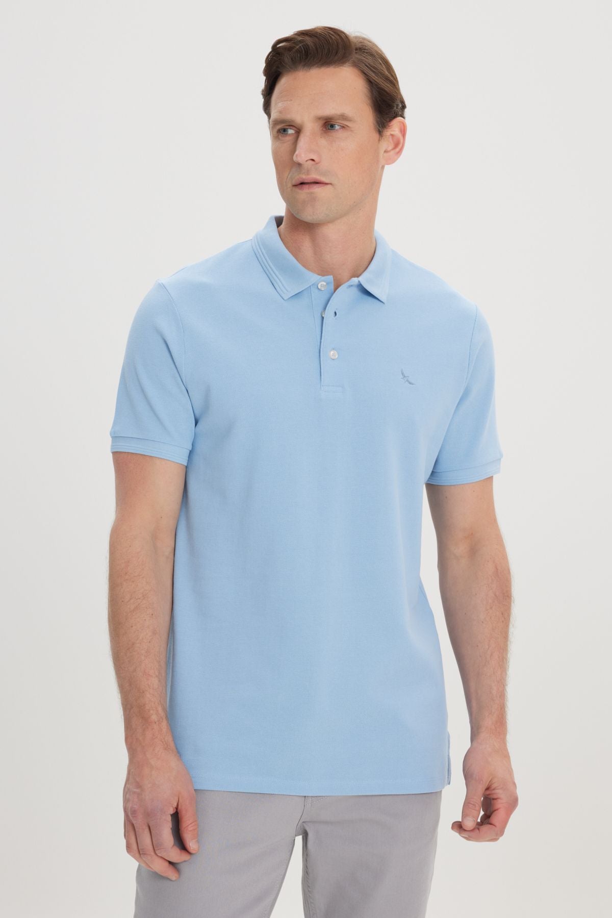 Men's light blue slim fit narrow cut polo collar 100 %cotton short sleeve t -shirt