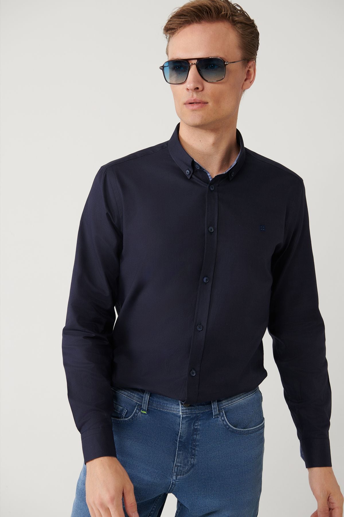 Men's Navy Blue button collar 100 %cotton oxford shirt B002034