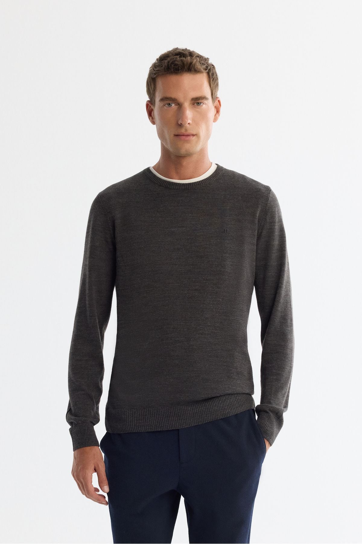 Men's anthracite bike collar hair -free knitwear sweater E005000