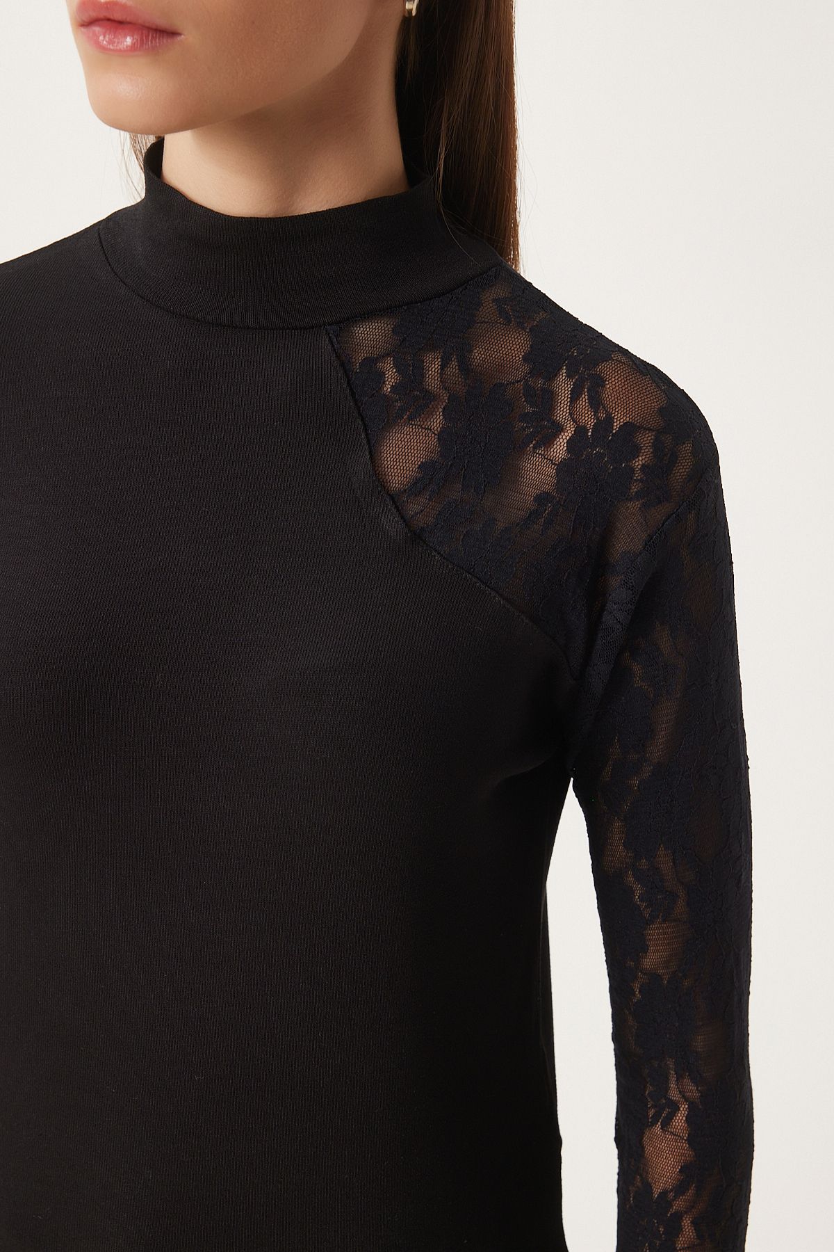 Female black fisherman collar lace wick knitted blouse EN00627