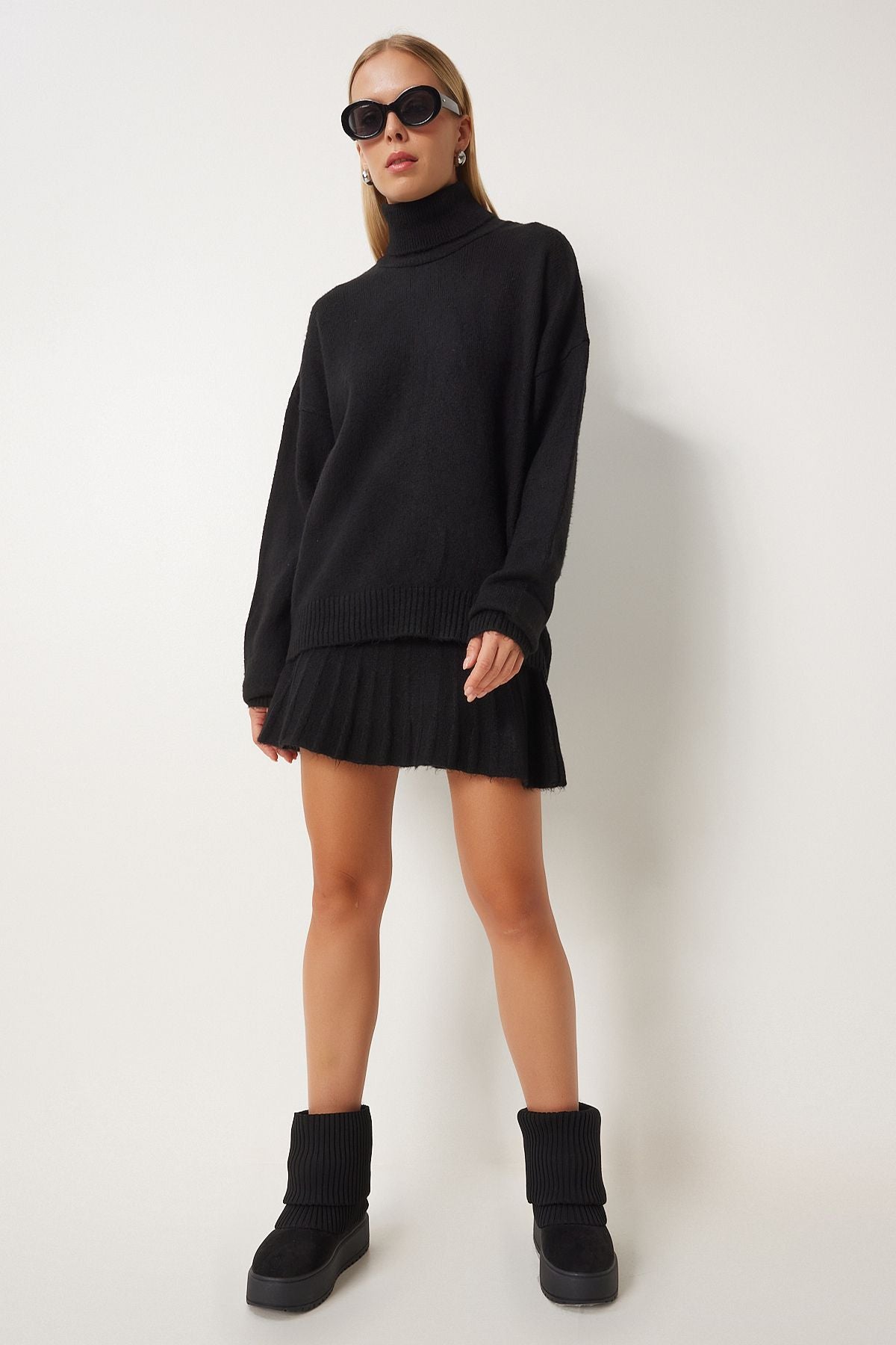 Female Black Fisherman Neck Knitwear Skin Skirt Set DD01343