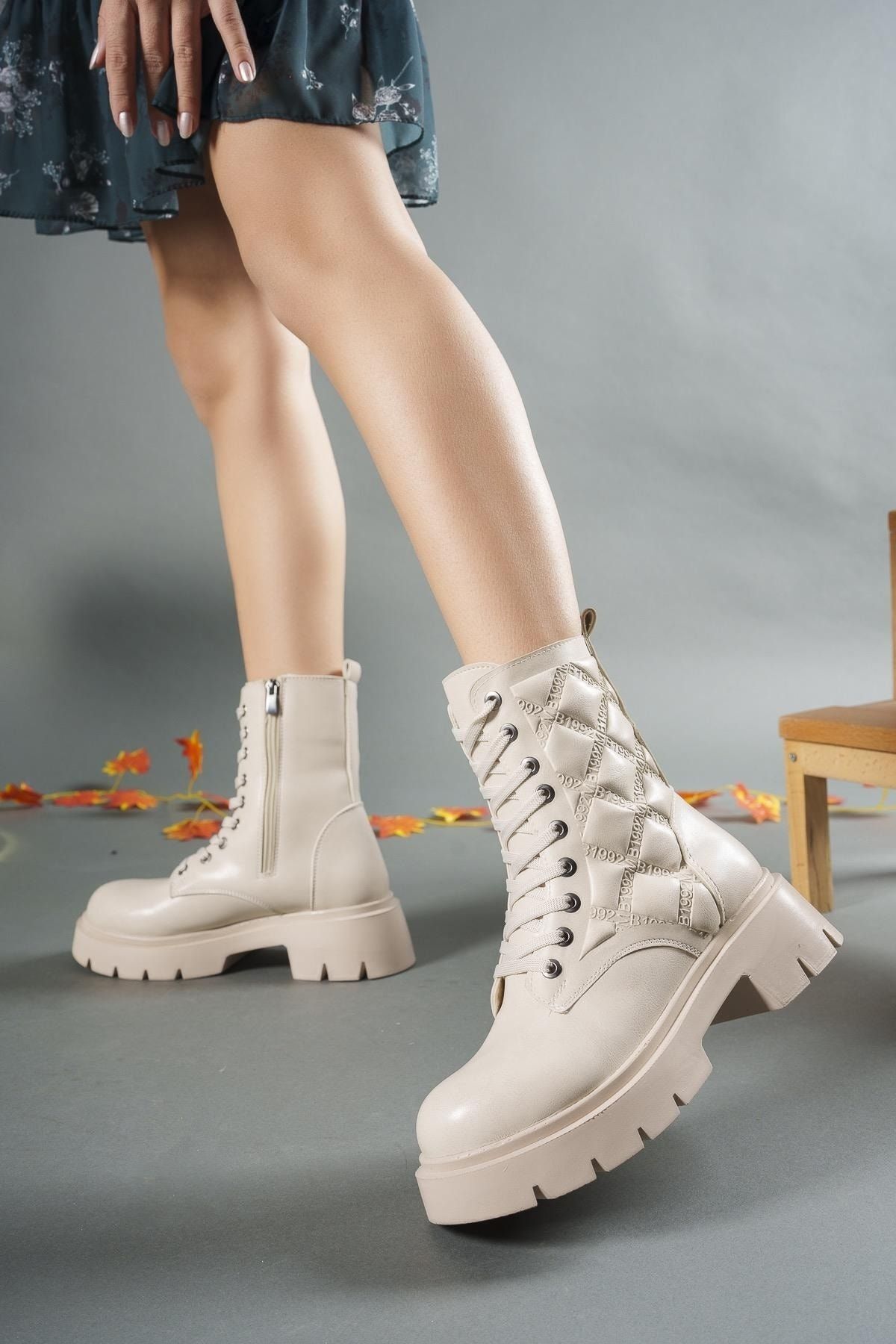 Woman 3D printed postal boots 0012200