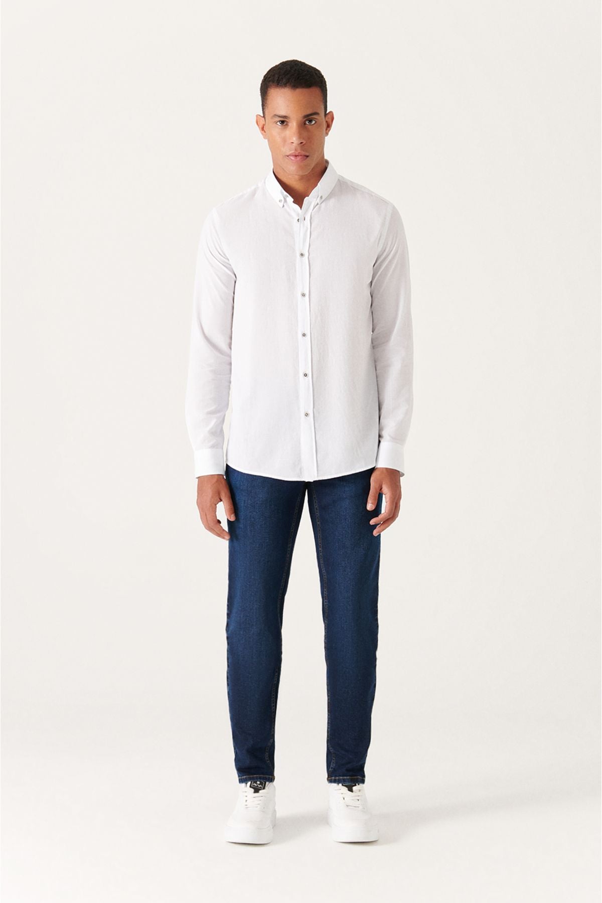 Men's White 100 %Cotton Futter Soft Key button with button shirt E002206