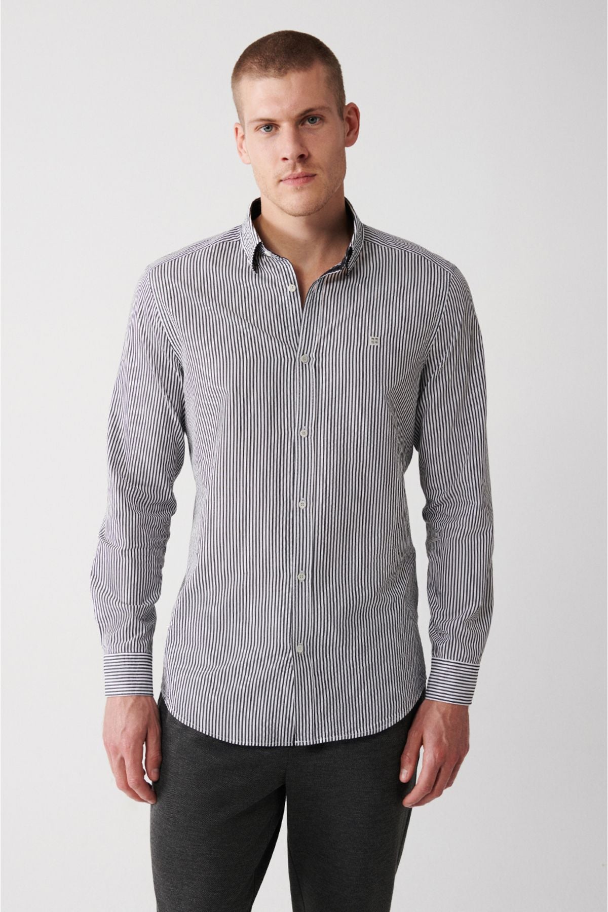 Men's Black Seersucker Bottom buttoned collar striped shirt A31y2084