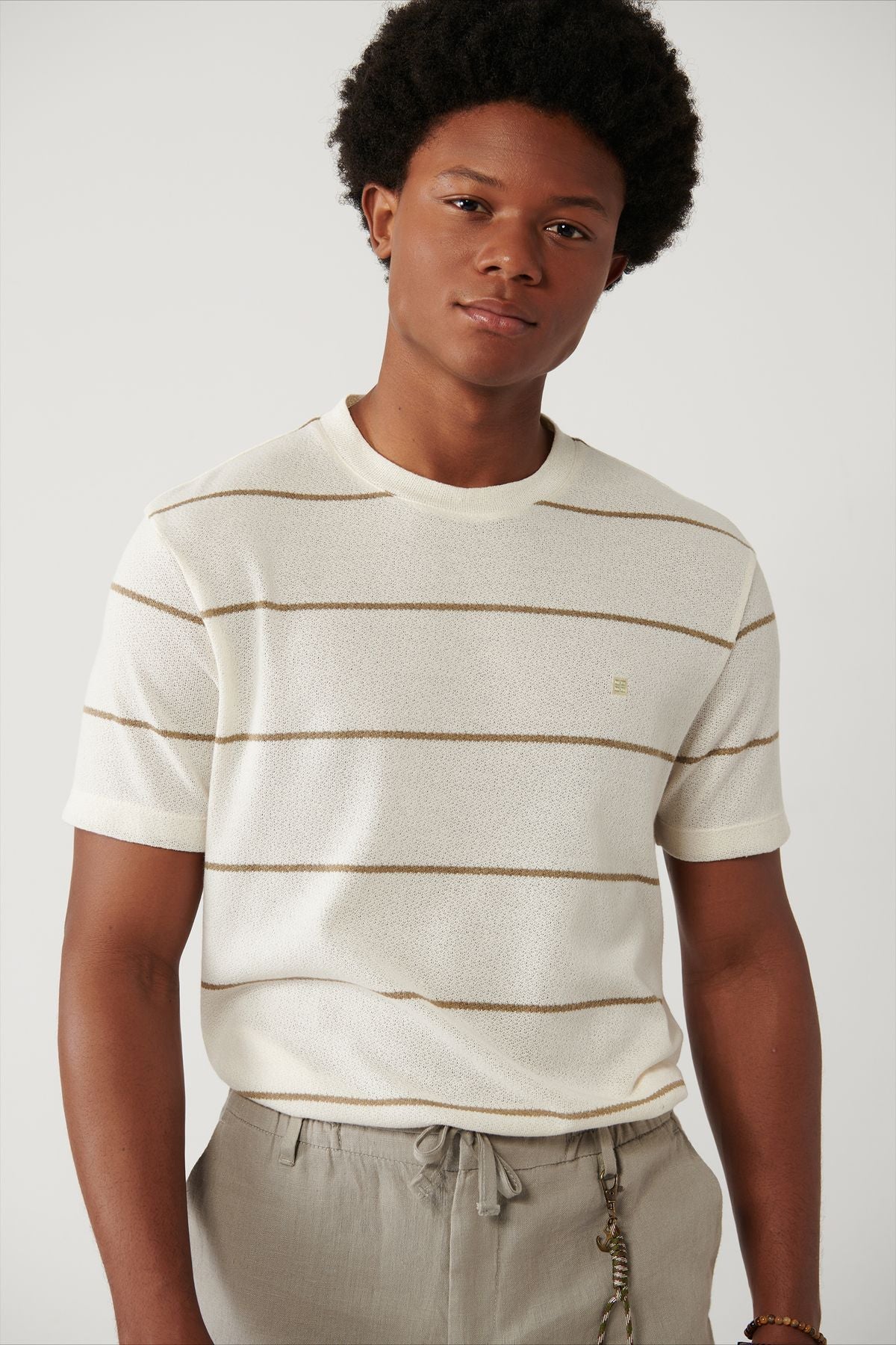 Men's Light Beige Bike collar striped T-shirt A41y1016