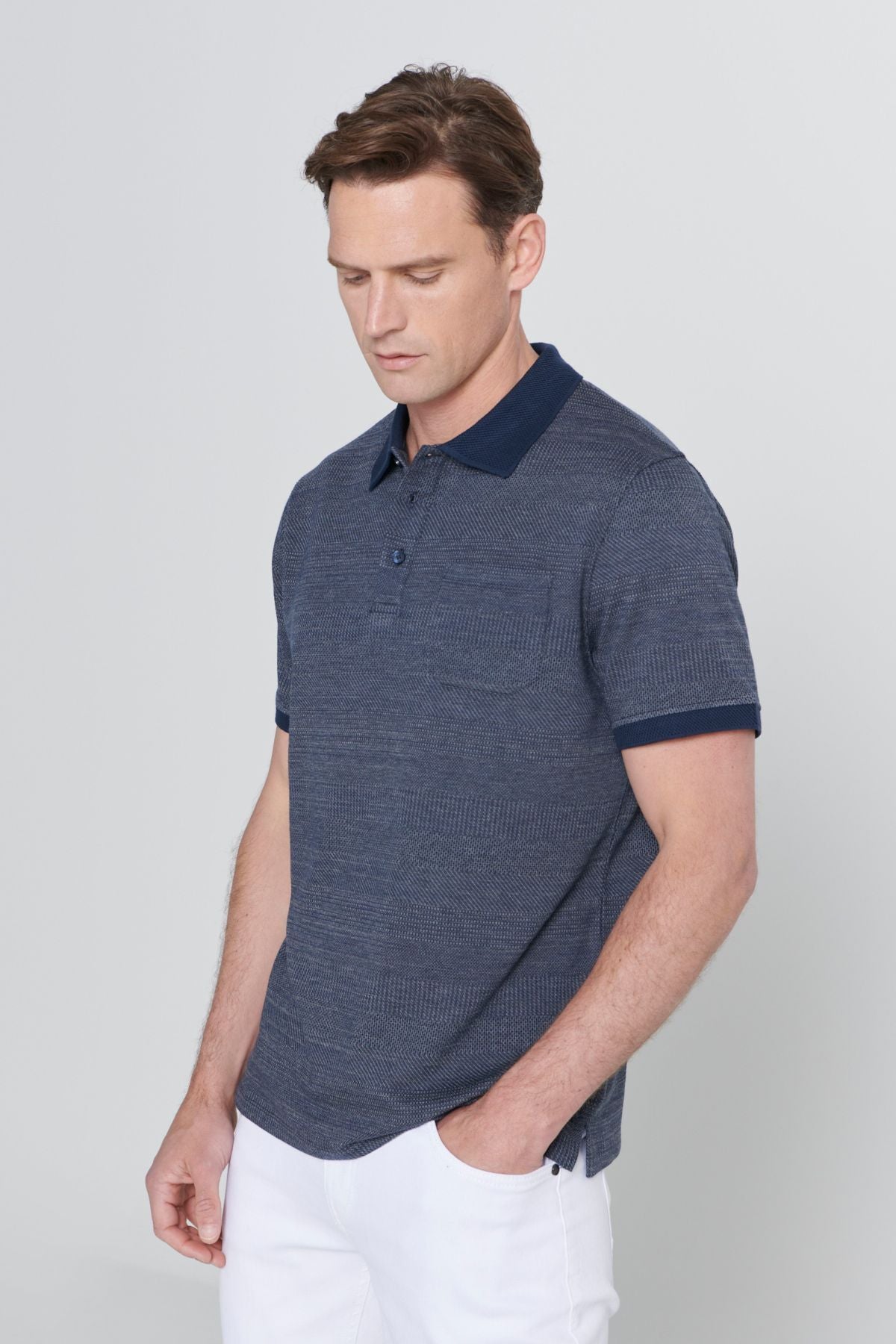 Men's navy blue-gray comfort fit wide cut polo collar patterned T-shirt