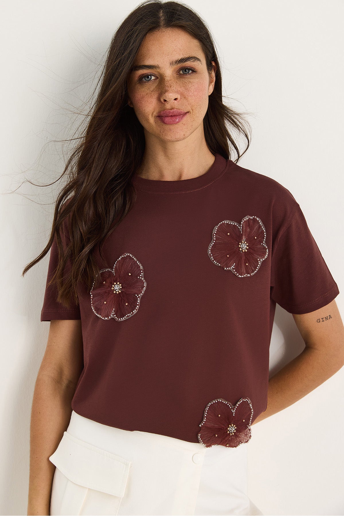 Women's Crew Neck Short Sleeve T-Shirt with Flower Accessories 60602060