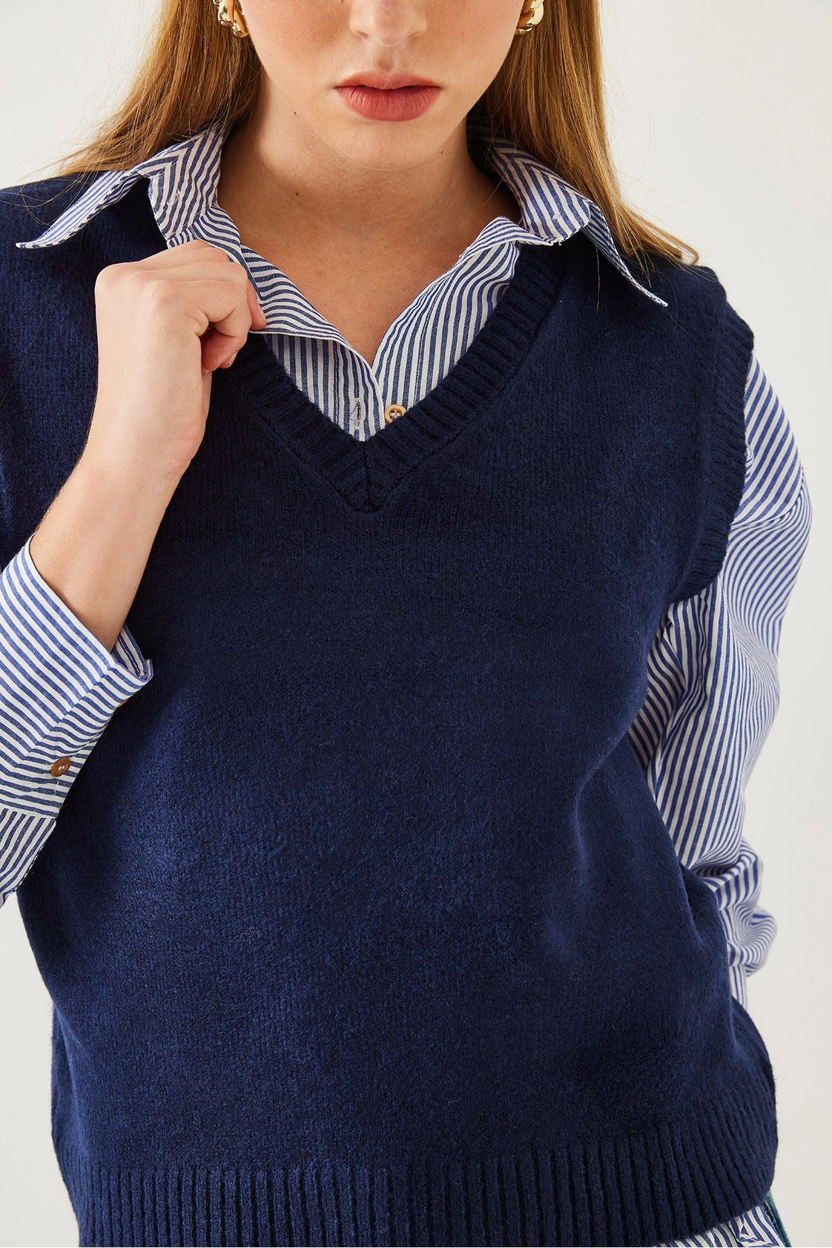 Woman V -neck knitwear Süveter 20246252