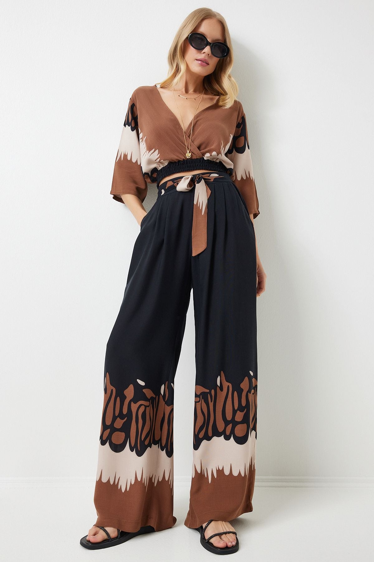 Female black brown patterned relaxed viscose set CR00438