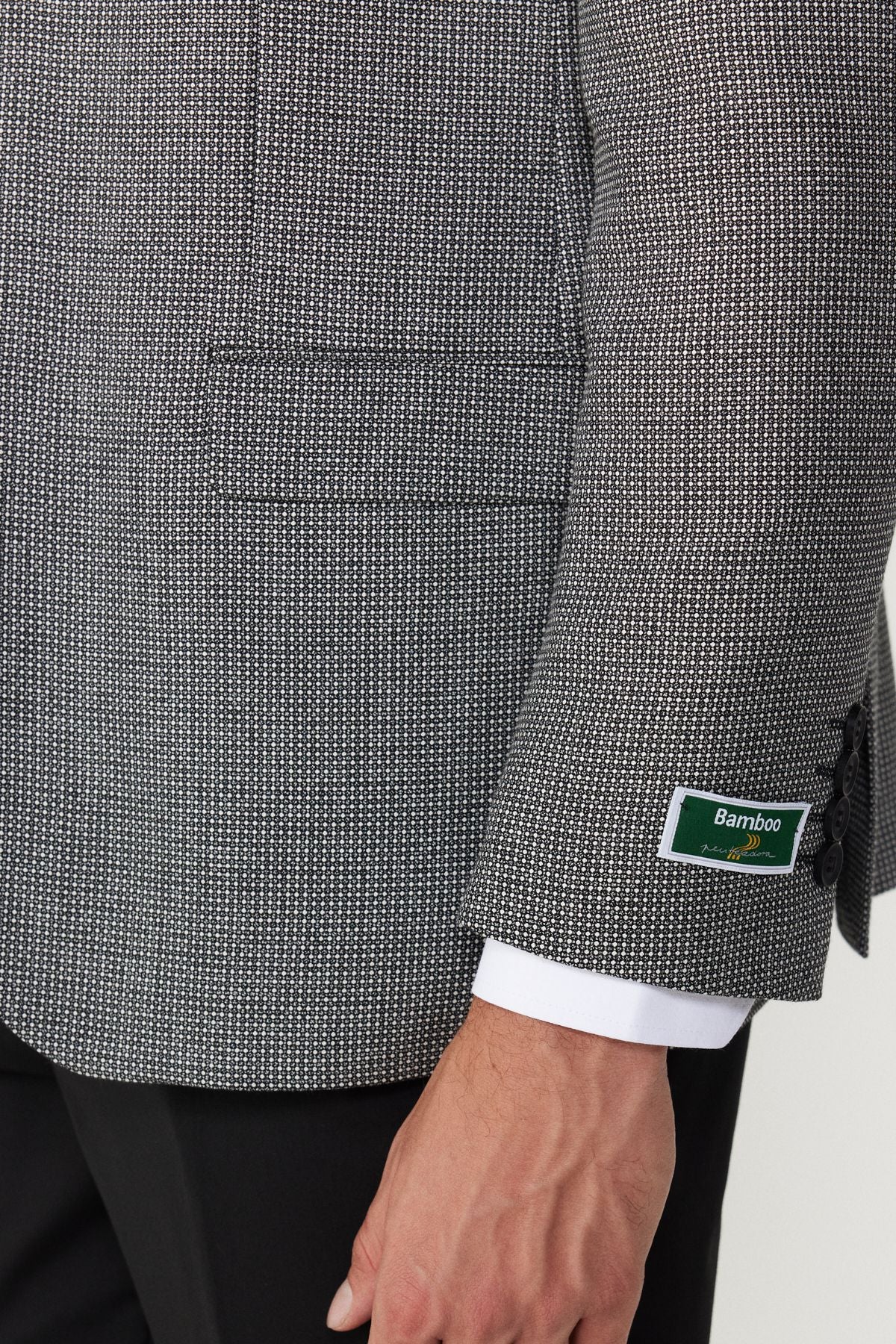 Men's black-and-white comfort fit comfortable cutting mono collar birdsbolic wool jacket