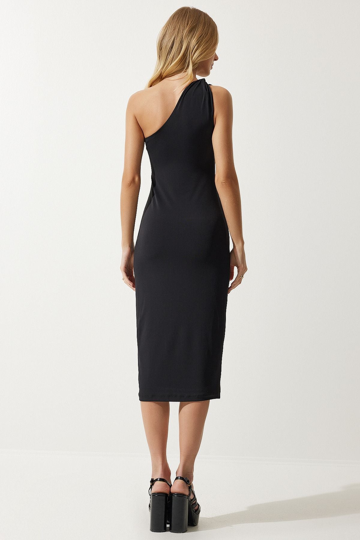 Woman Black One Shoulder Sandy Sandy Knitting Dress BF00096